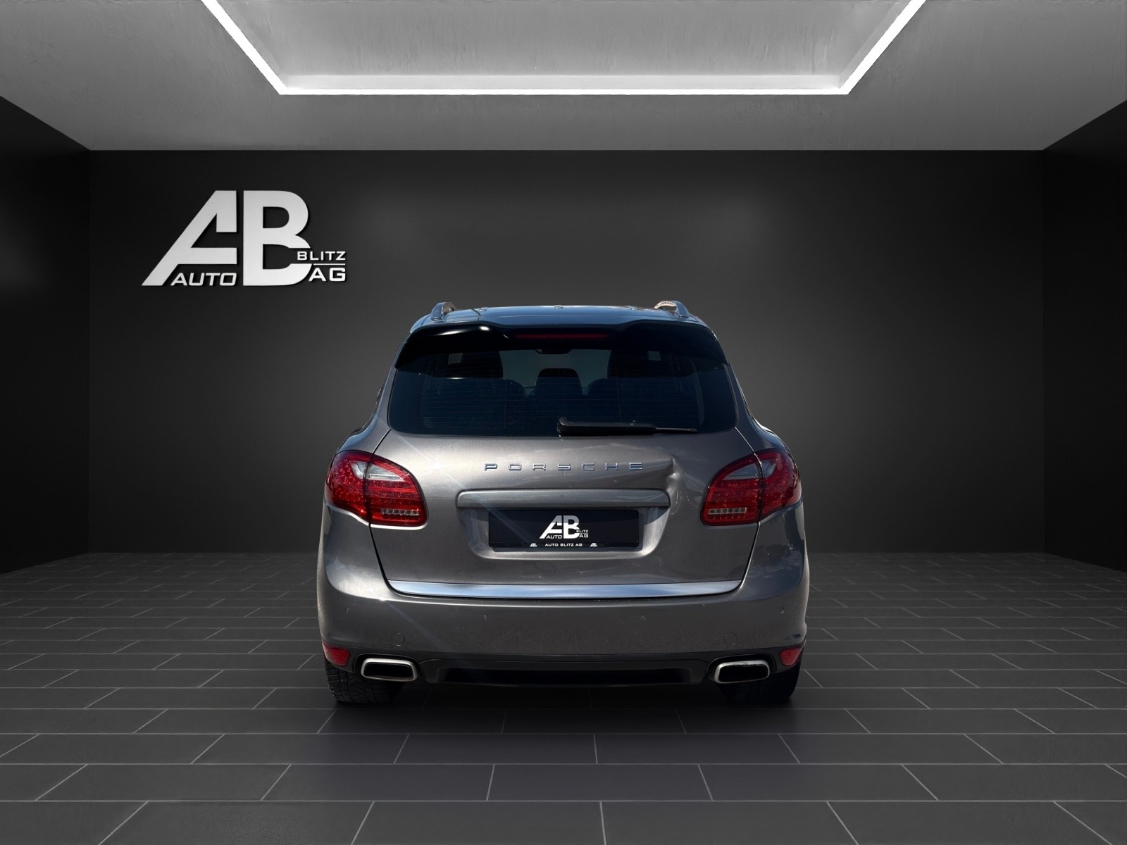 PORSCHE Cayenne S mit 400 PS-image-3