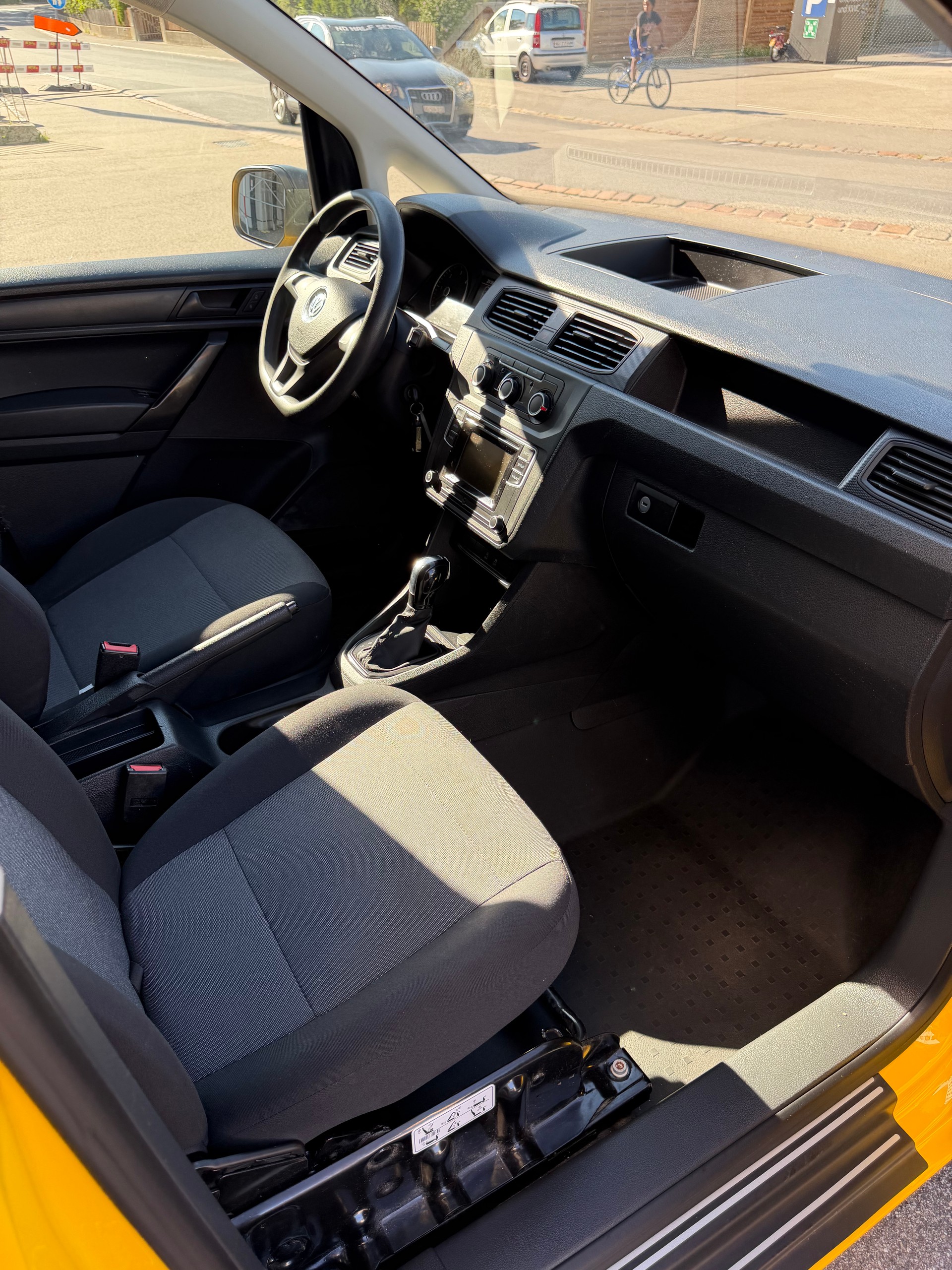 VW Caddy 2.0TDI 4Motion BlueMotion Technology DSG-image-9