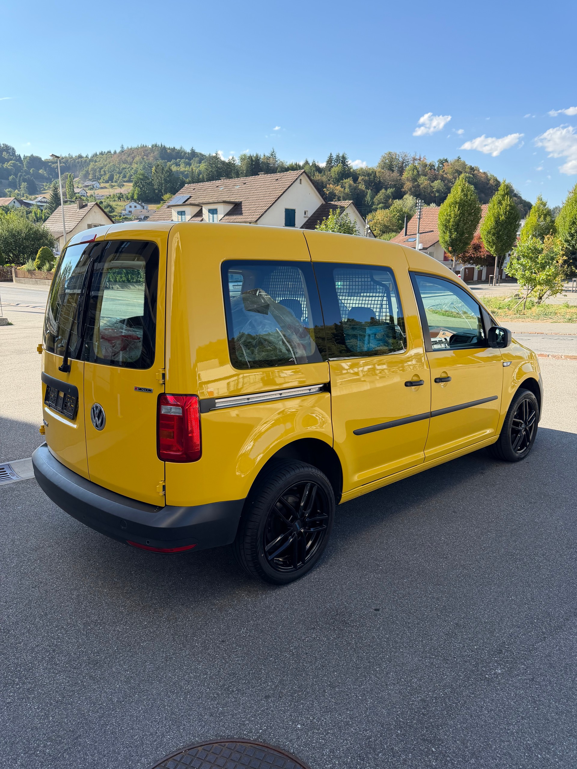 VW Caddy 2.0TDI 4Motion BlueMotion Technology DSG-image-5