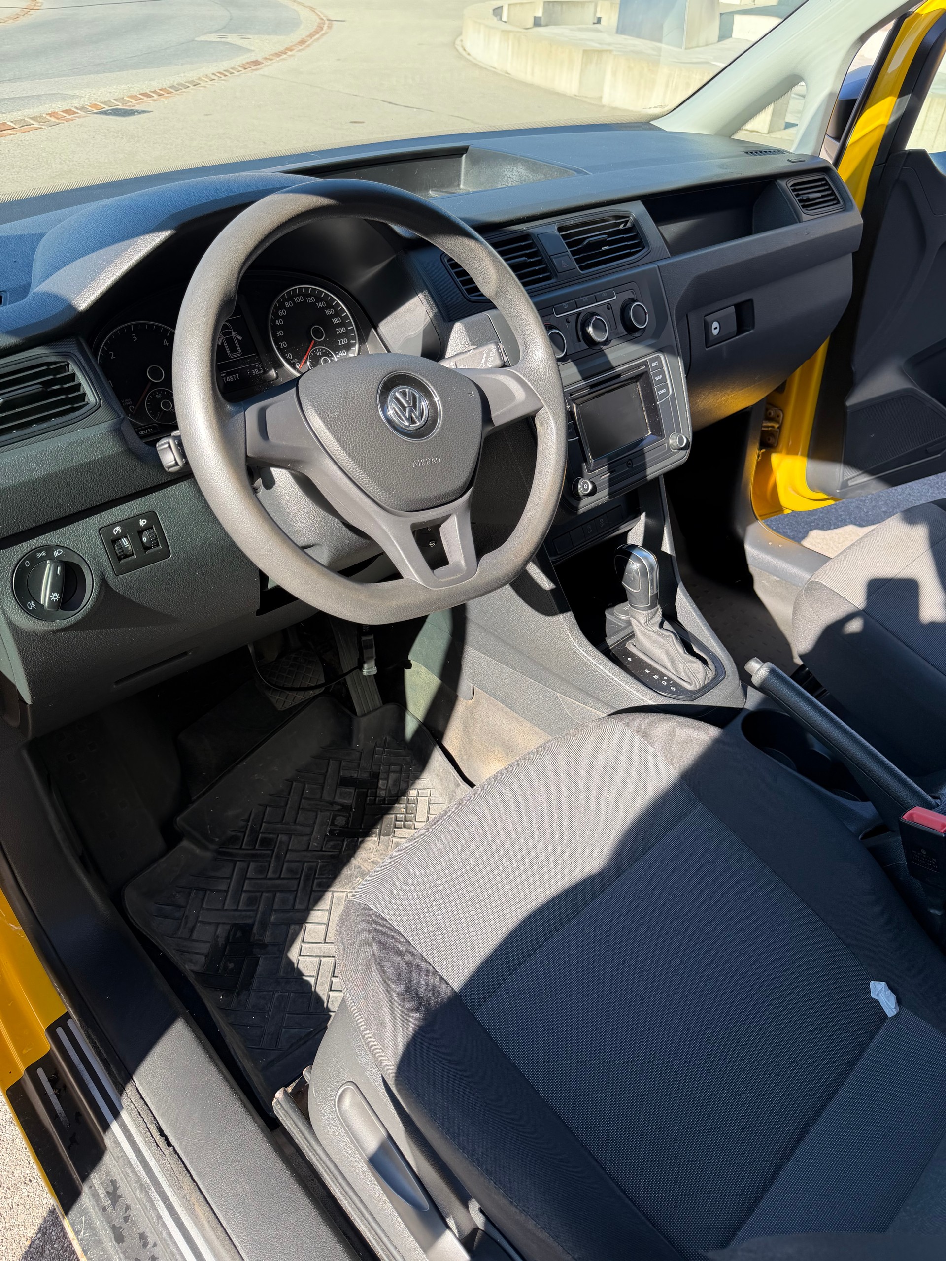 VW Caddy 2.0TDI 4Motion BlueMotion Technology DSG-image-8