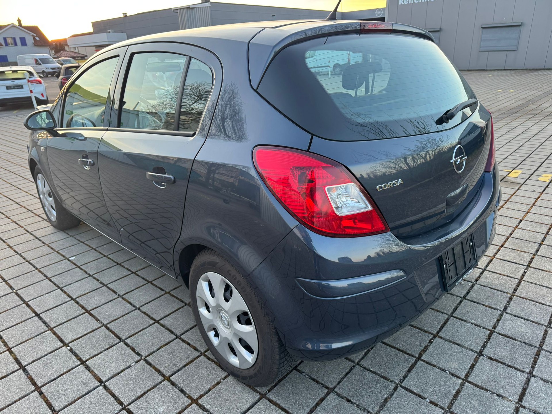 OPEL Corsa 1.2 TP Enjoy-image-4