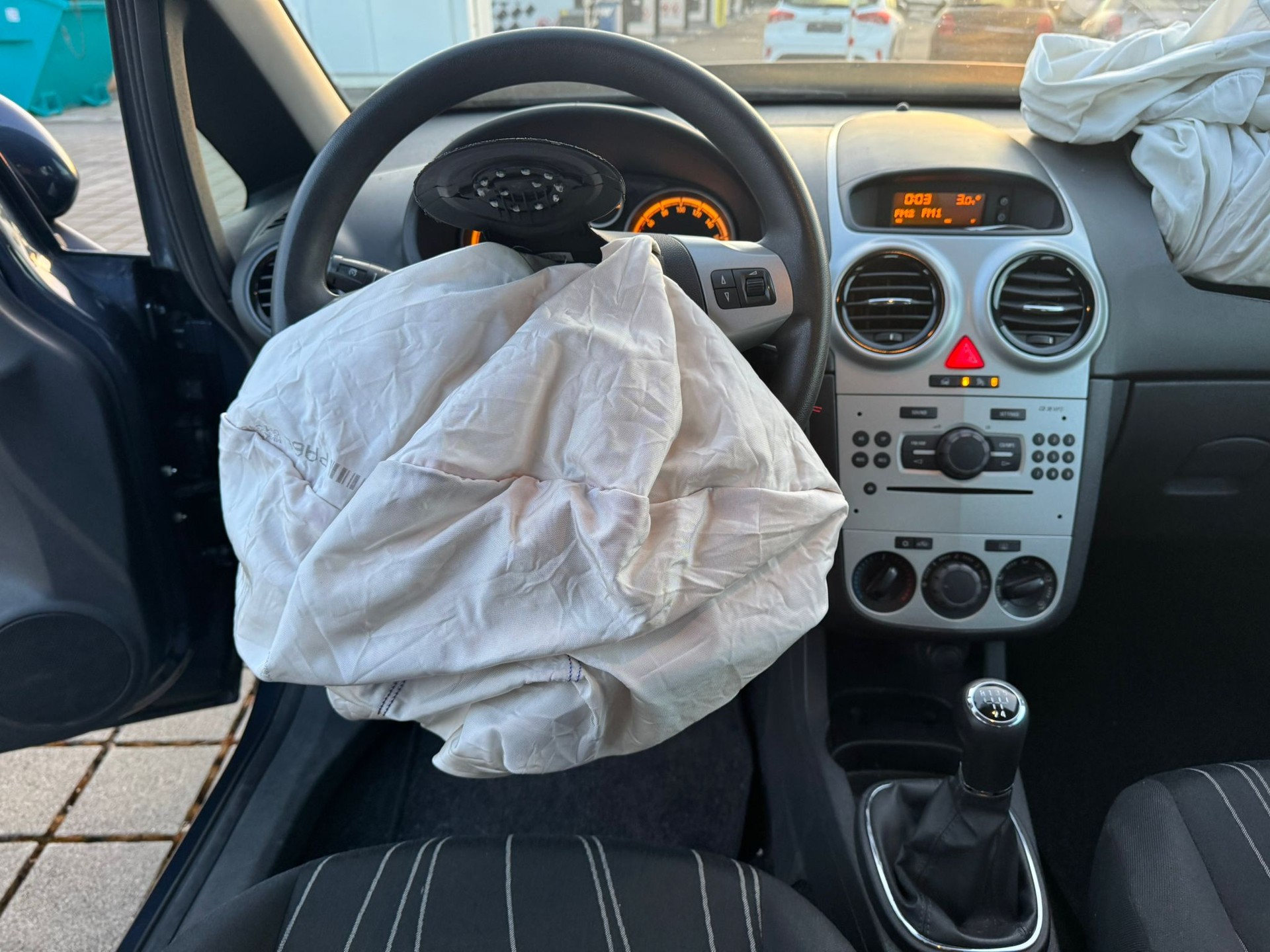 OPEL Corsa 1.2 TP Enjoy-image-9