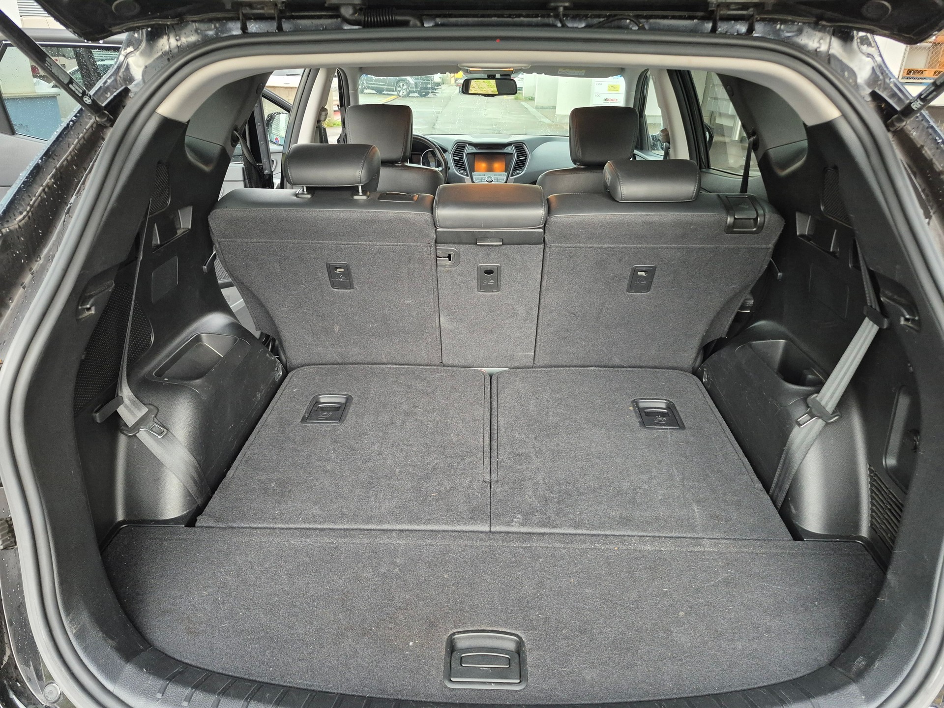 HYUNDAI Santa Fe 2.2 CRDI Premium 4WD Automatic-image-6
