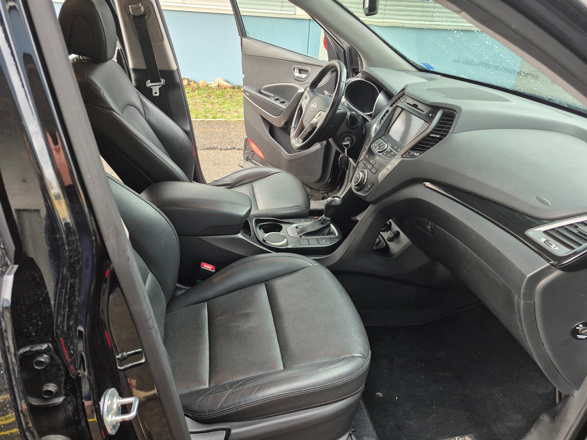HYUNDAI Santa Fe 2.2 CRDI Premium 4WD Automatic-image-8