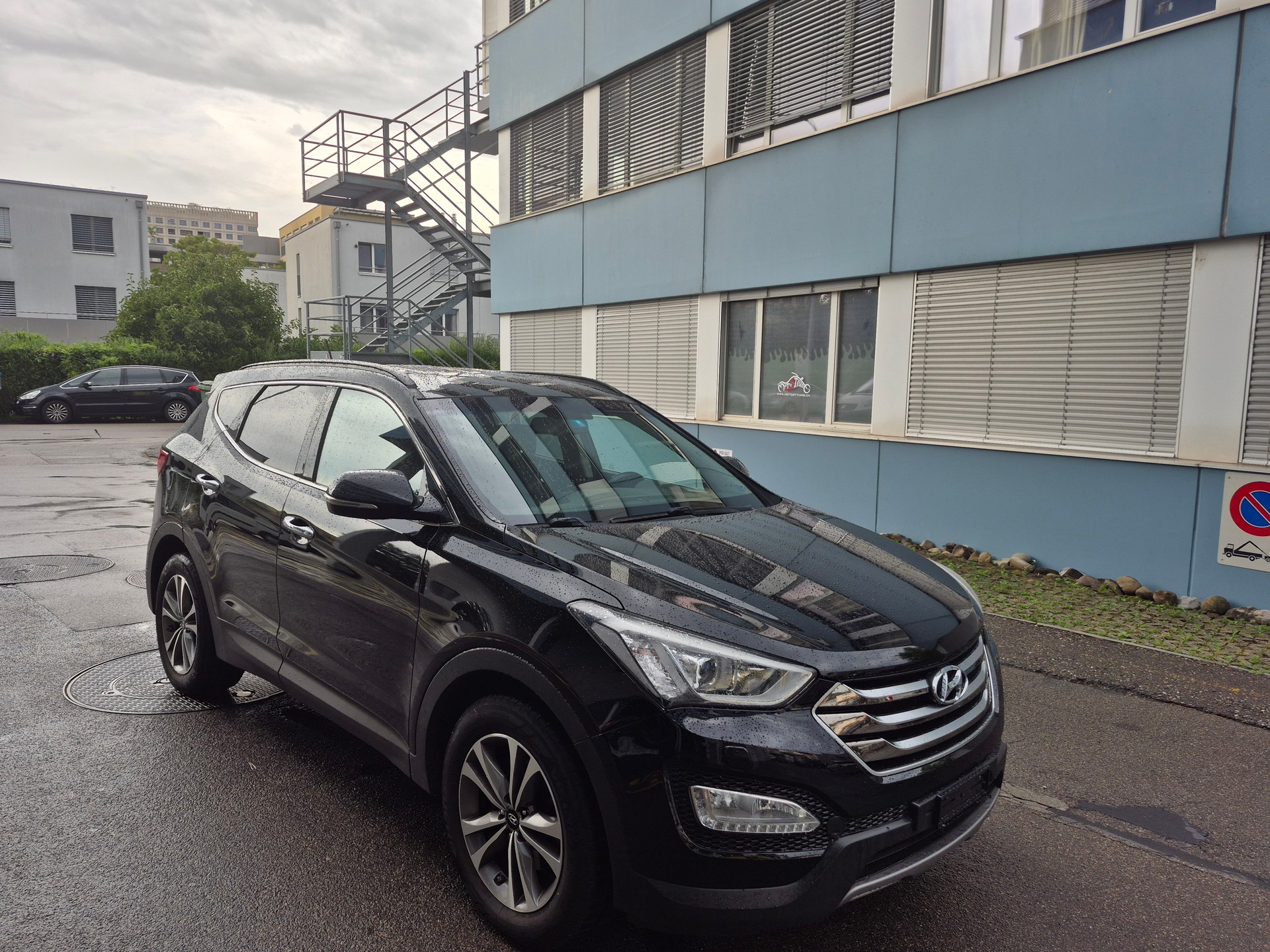 HYUNDAI Santa Fe 2.2 CRDI Premium 4WD Automatic-image-2