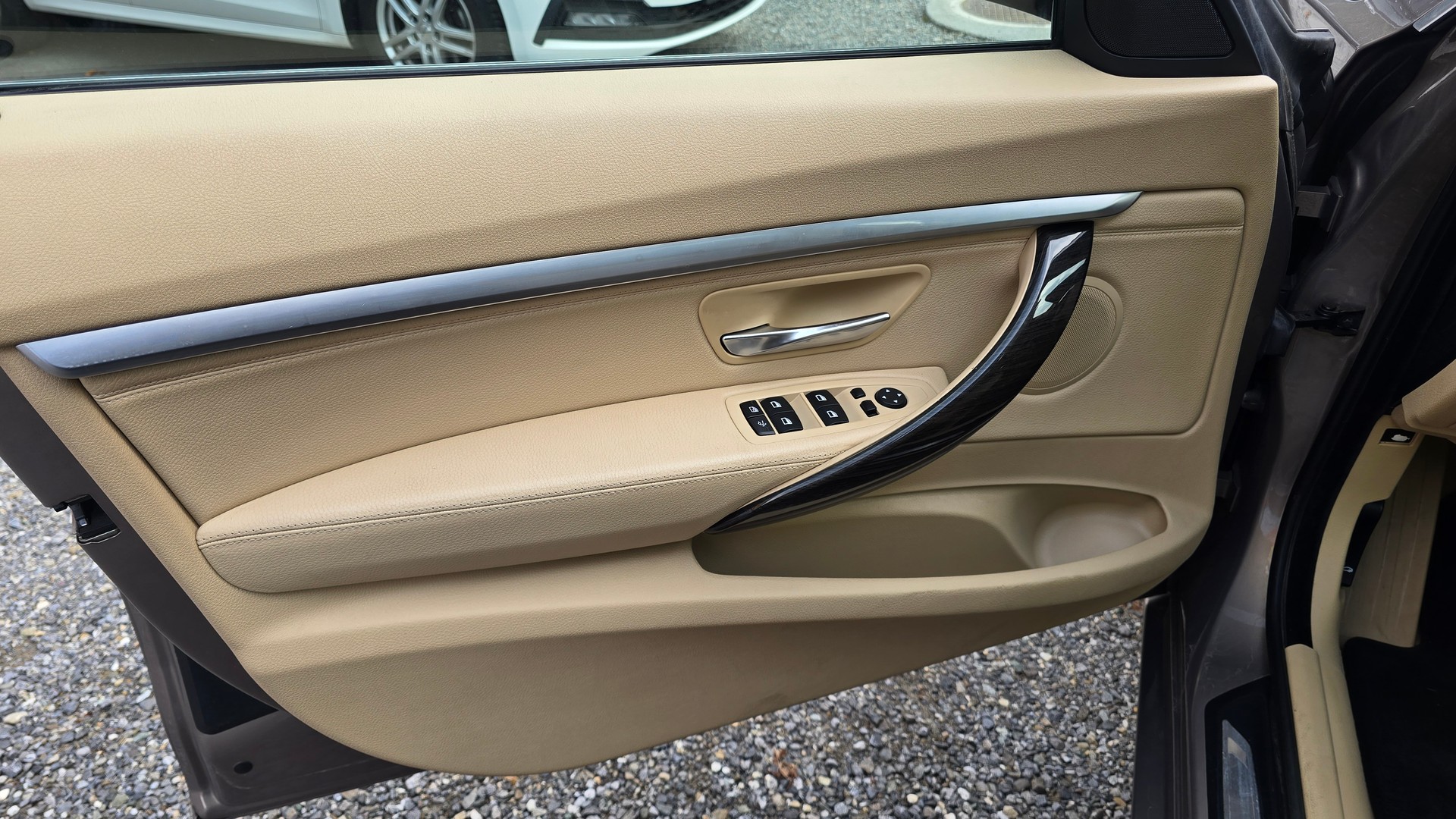 BMW 335d GT xDrive Luxury Line Steptronic-image-13