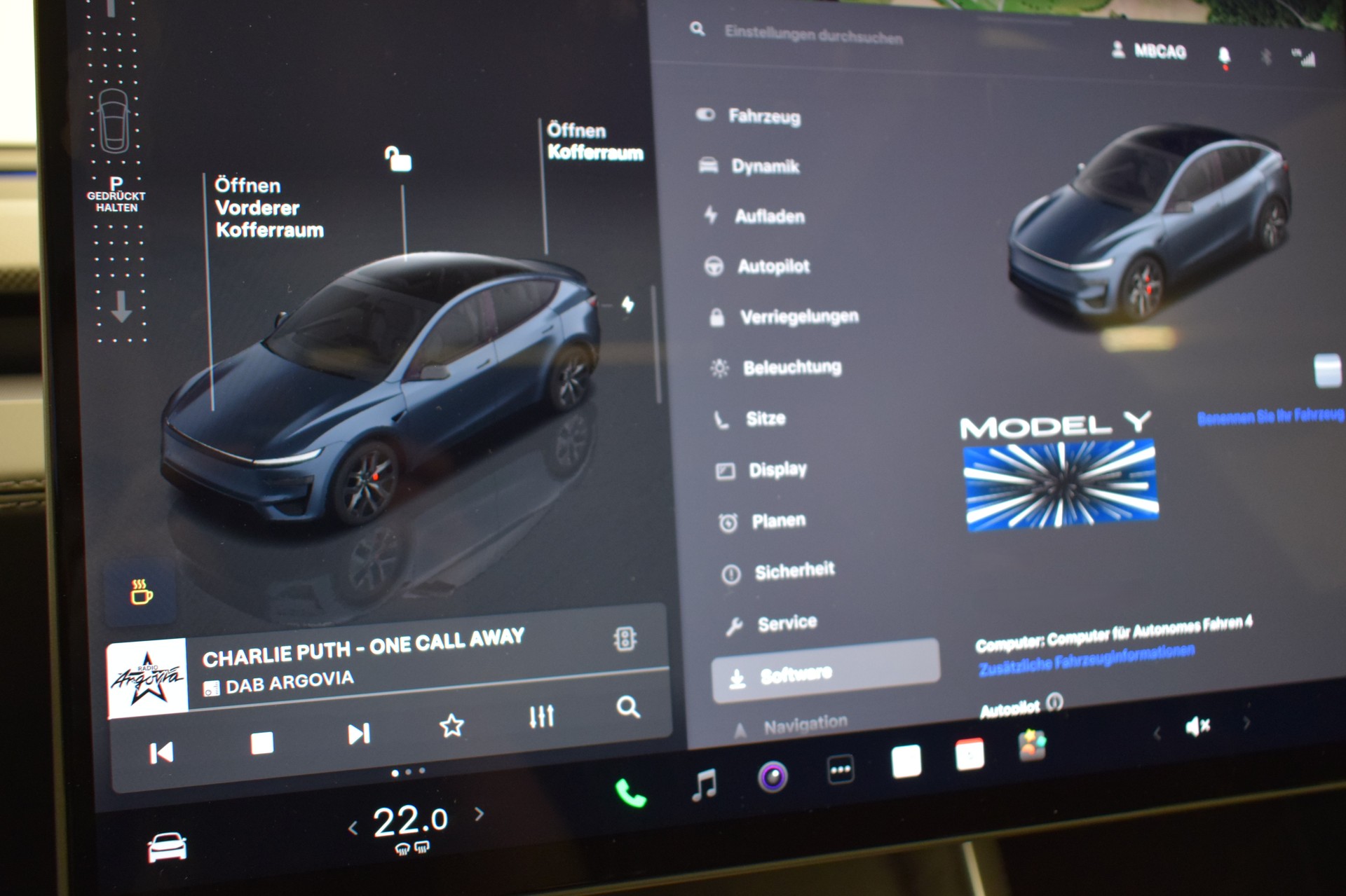 TESLA Model Y Performance AWD 626PS, Neuwagen, CH Typenschein "stealth grey"-image-22