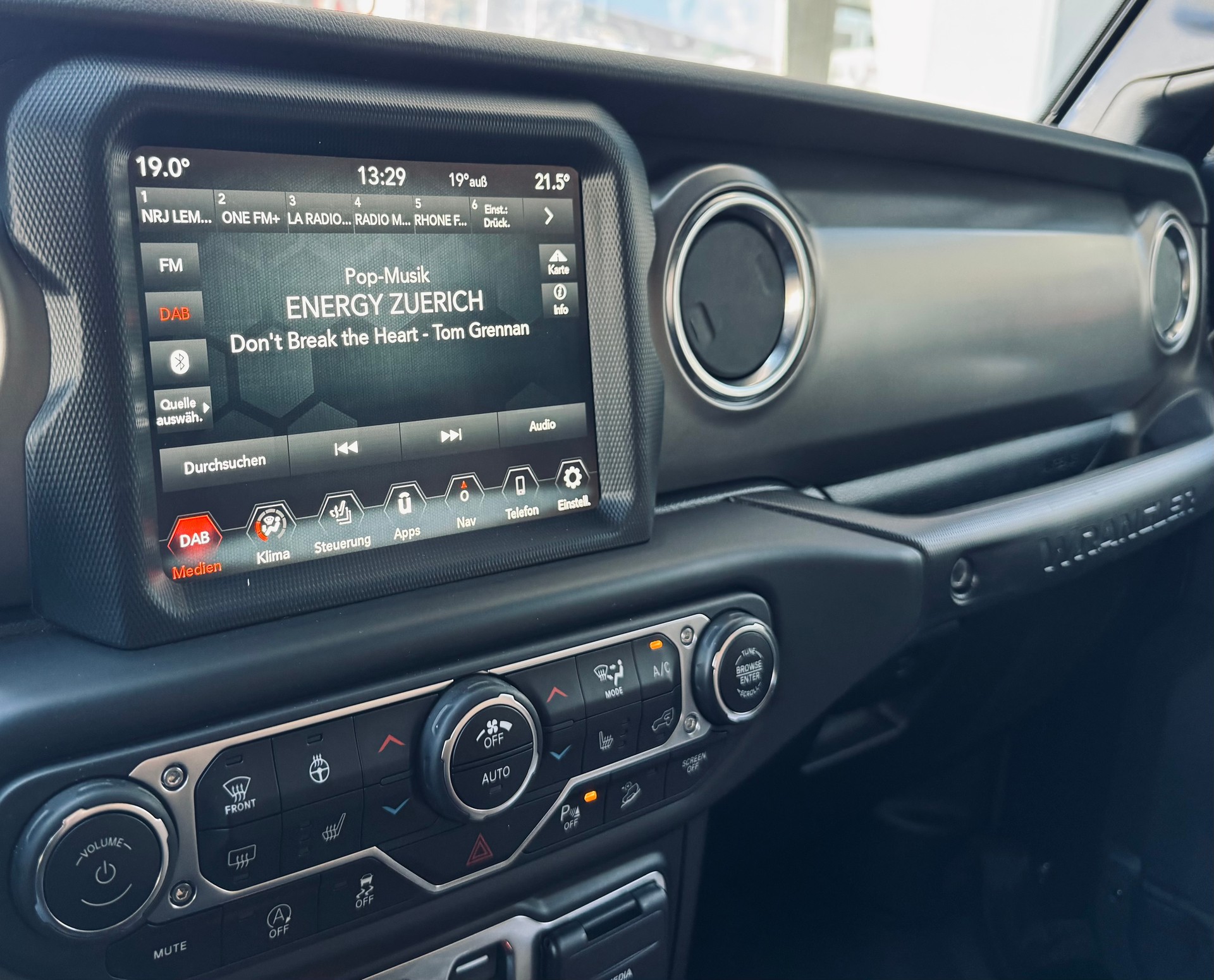 JEEP Wrangler 2.0 Rubicon Automatic-image-18