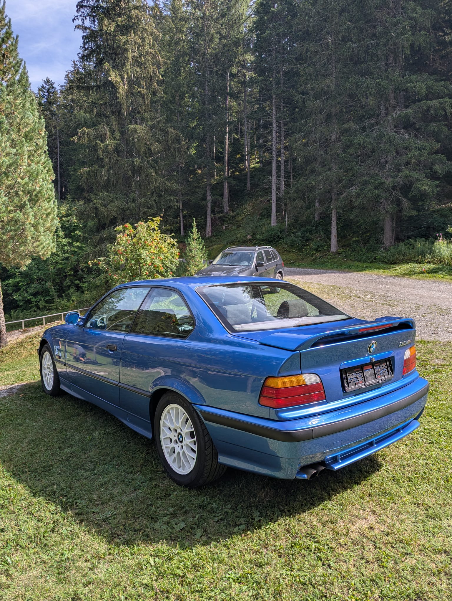 BMW 328i-image-2