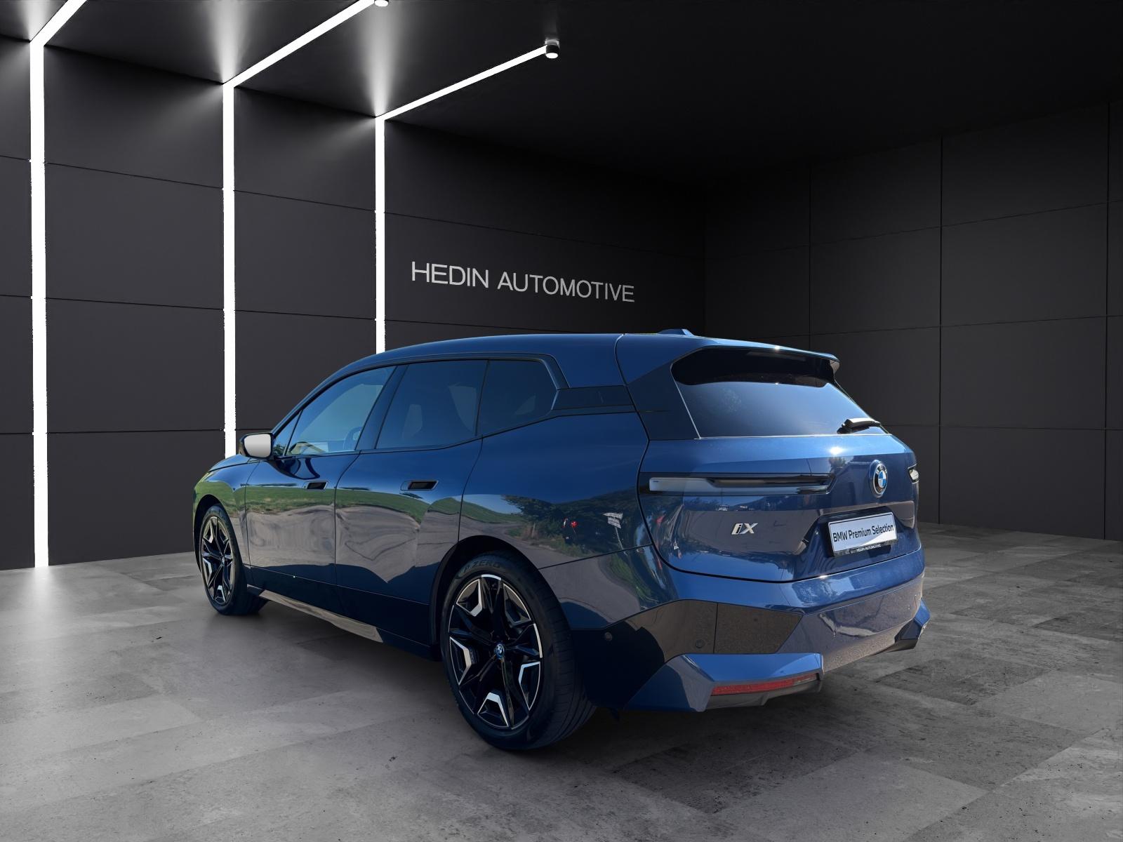 BMW iX I20 xDrive40-image-2