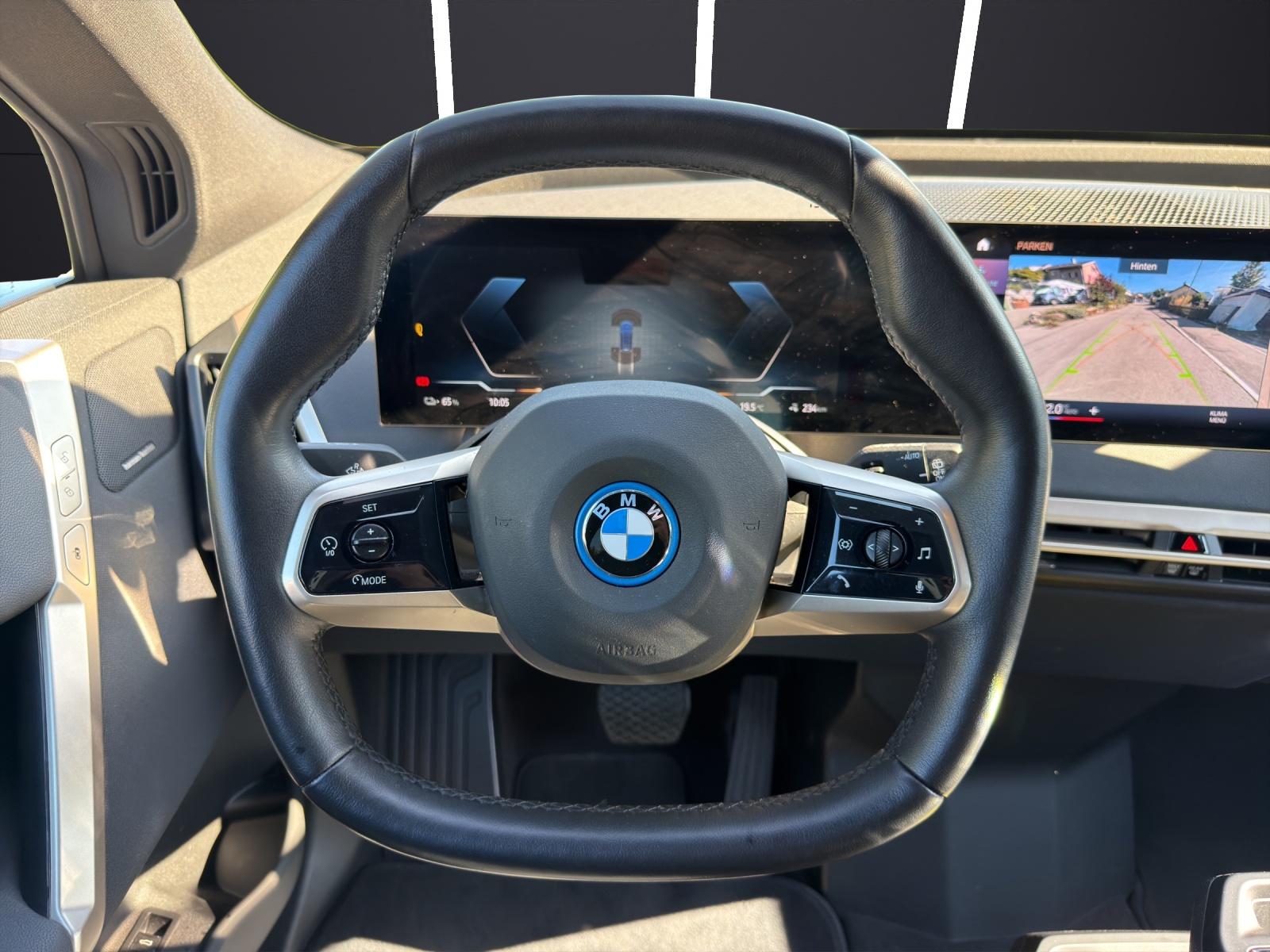 BMW iX I20 xDrive40-image-5
