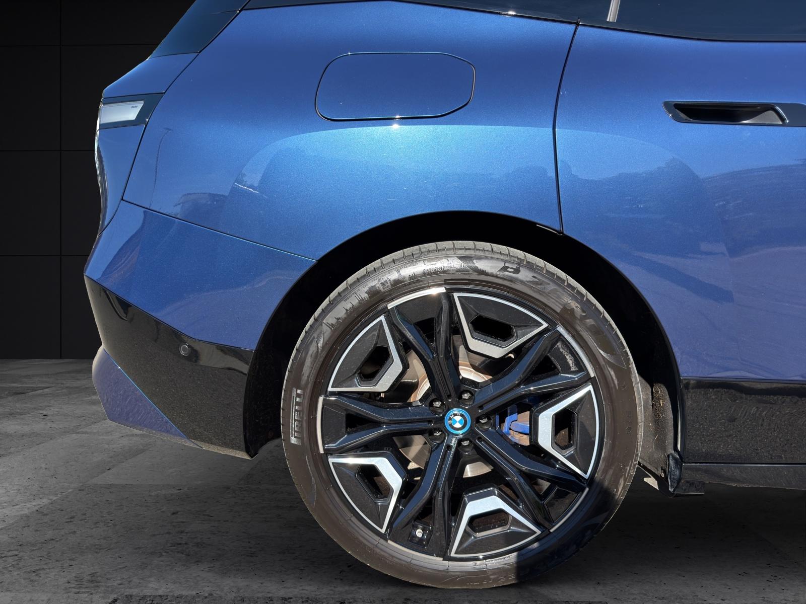 BMW iX I20 xDrive40-image-19
