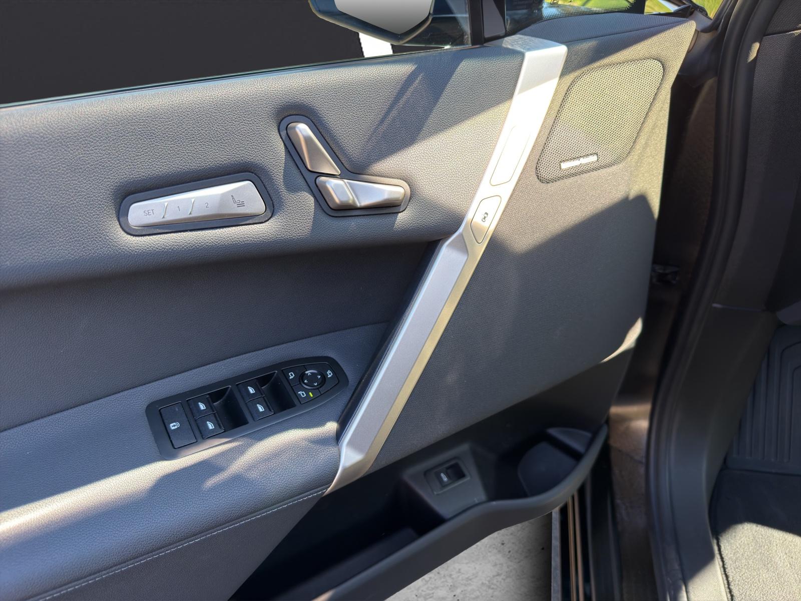BMW iX I20 xDrive40-image-7