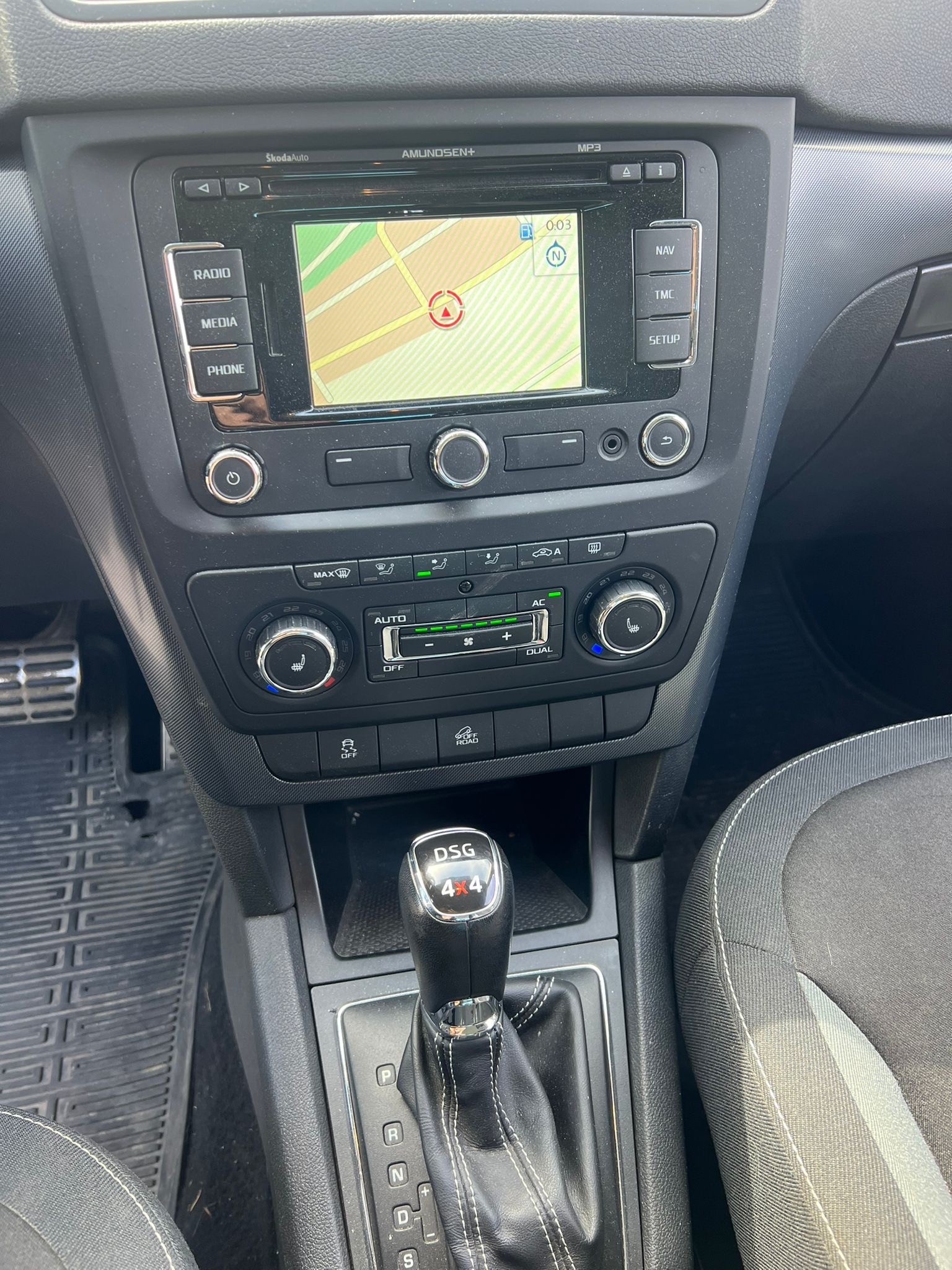 SKODA Yeti 2.0 TDI AllDrive 4x4 DSG-image-8