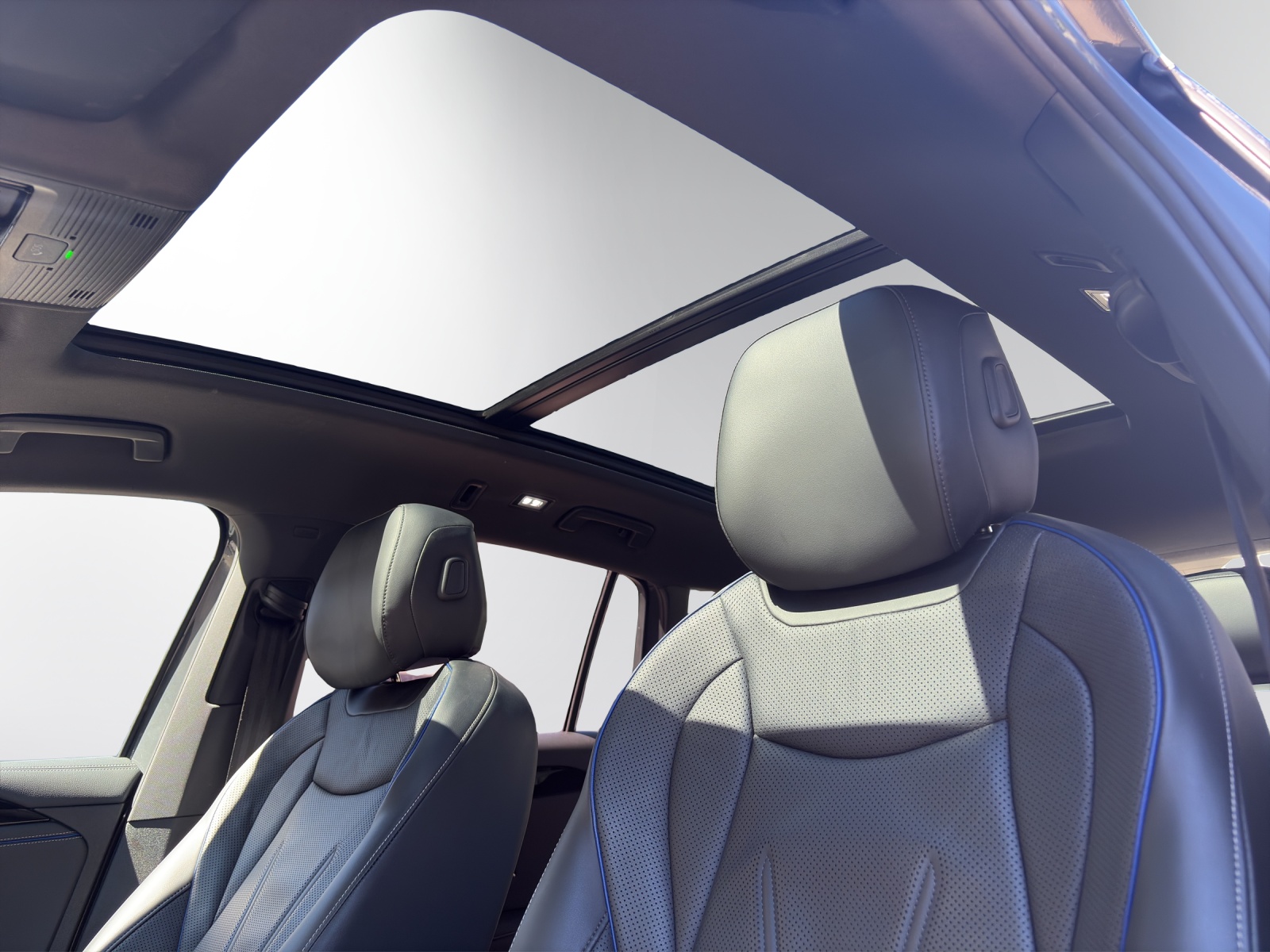 VW Tiguan 2.0 TDI SCR R-Line 4Motion DSG-image-13
