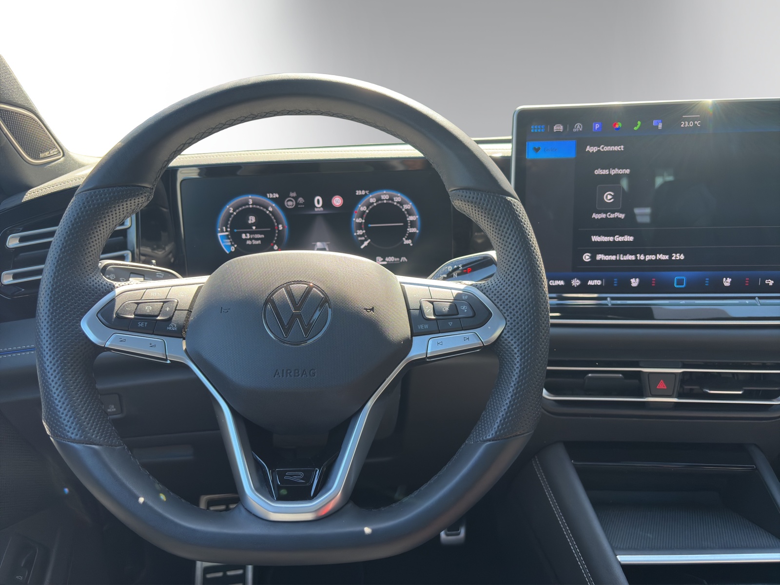 VW Tiguan 2.0 TDI SCR R-Line 4Motion DSG-image-14