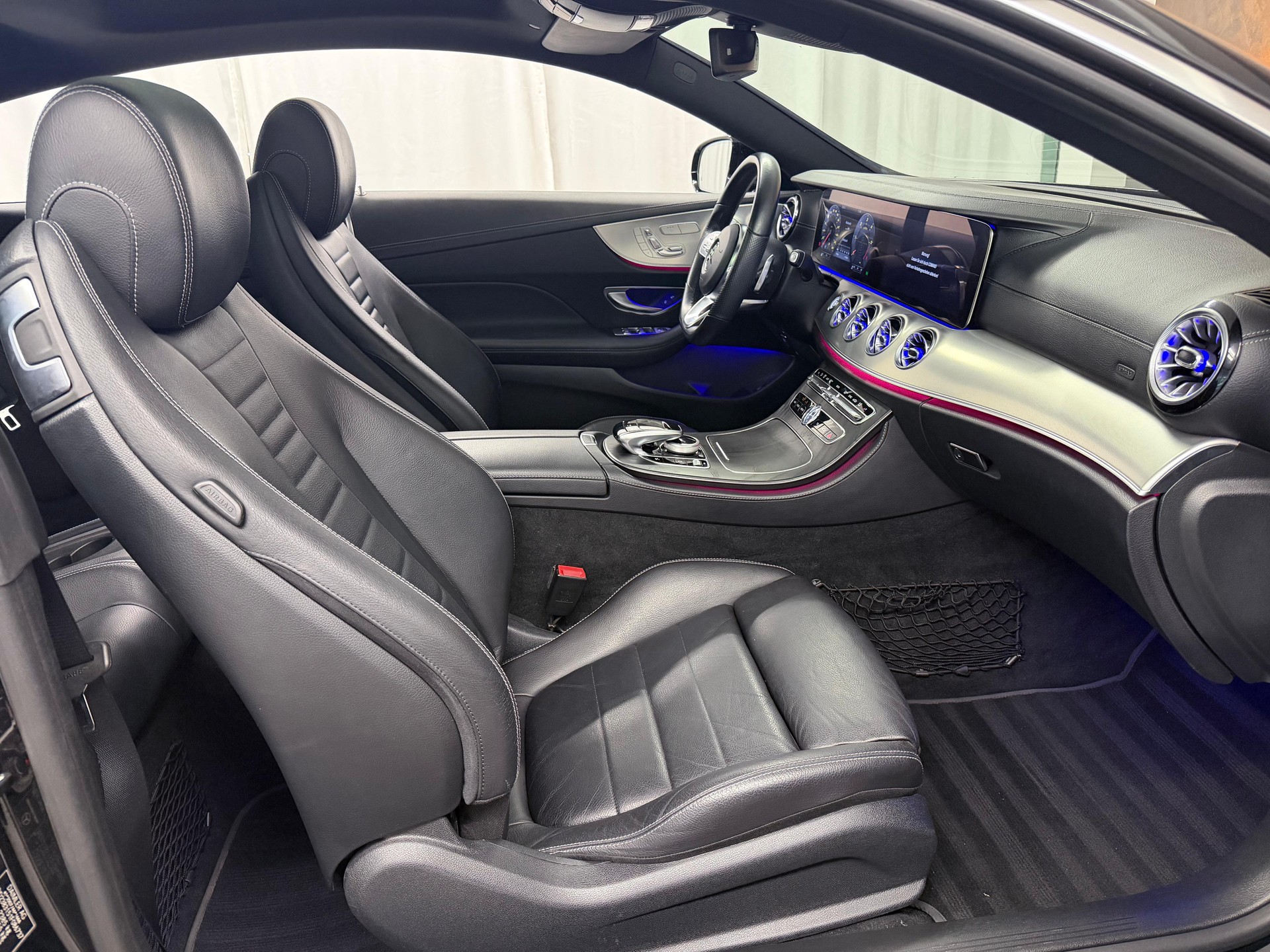 MERCEDES-BENZ E 220 d Coupé AMG Line 4 Matic 9G-Tronic *CH-Fahrzeug*Panorama*Head-Up*Burmester*-image-11