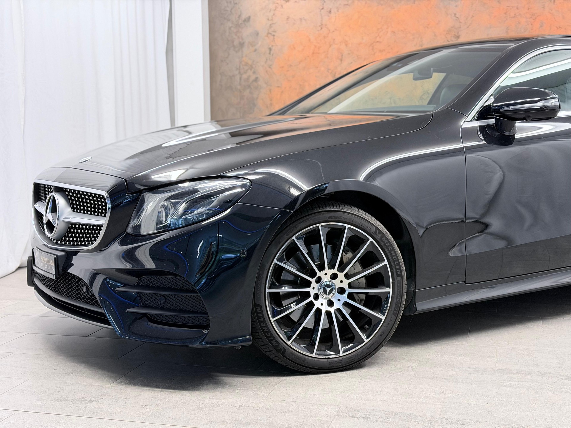 MERCEDES-BENZ E 220 d Coupé AMG Line 4 Matic 9G-Tronic *CH-Fahrzeug*Panorama*Head-Up*Burmester*-image-2