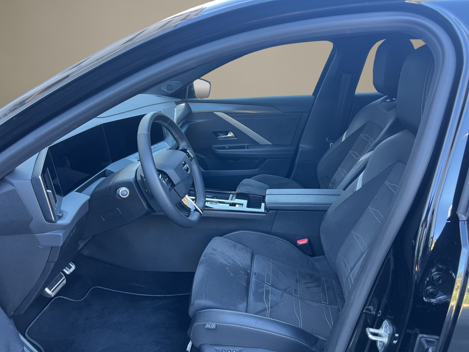 OPEL Astra 1.6 T PHEV 180 Swiss Premium-image-8