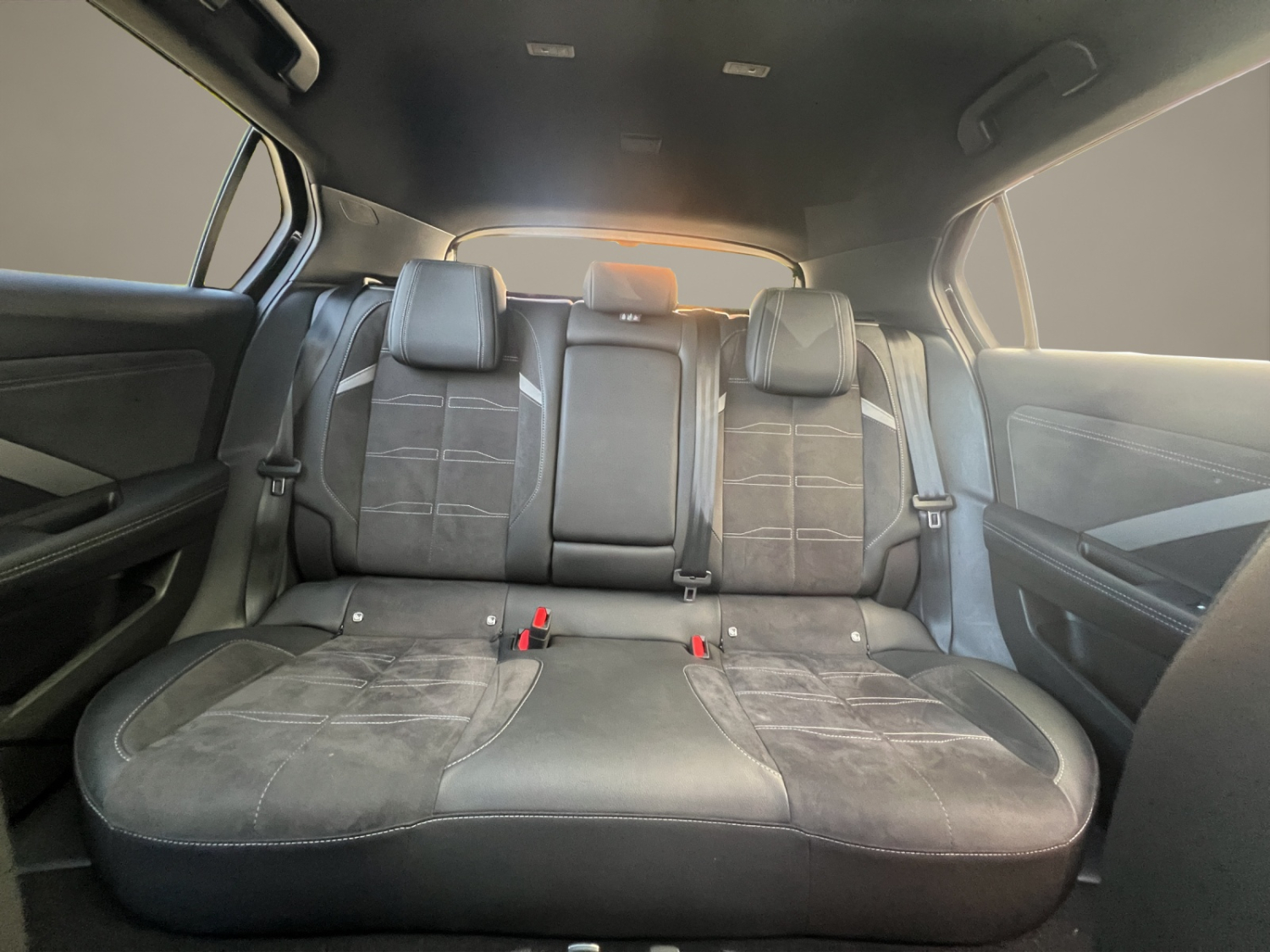 OPEL Astra 1.6 T PHEV 180 Swiss Premium-image-16