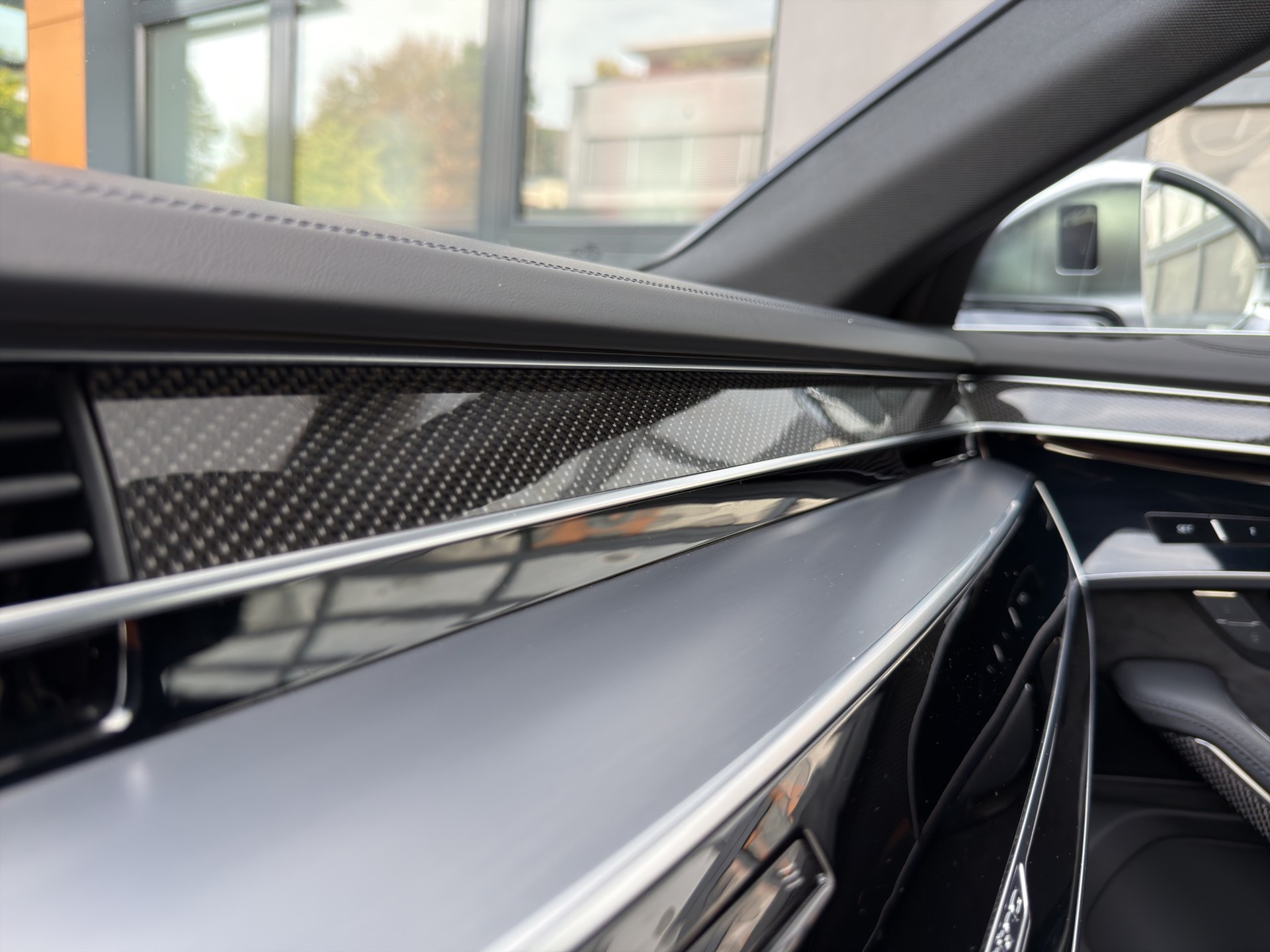 AUDI S8 TFSI quattro tiptronic-image-23