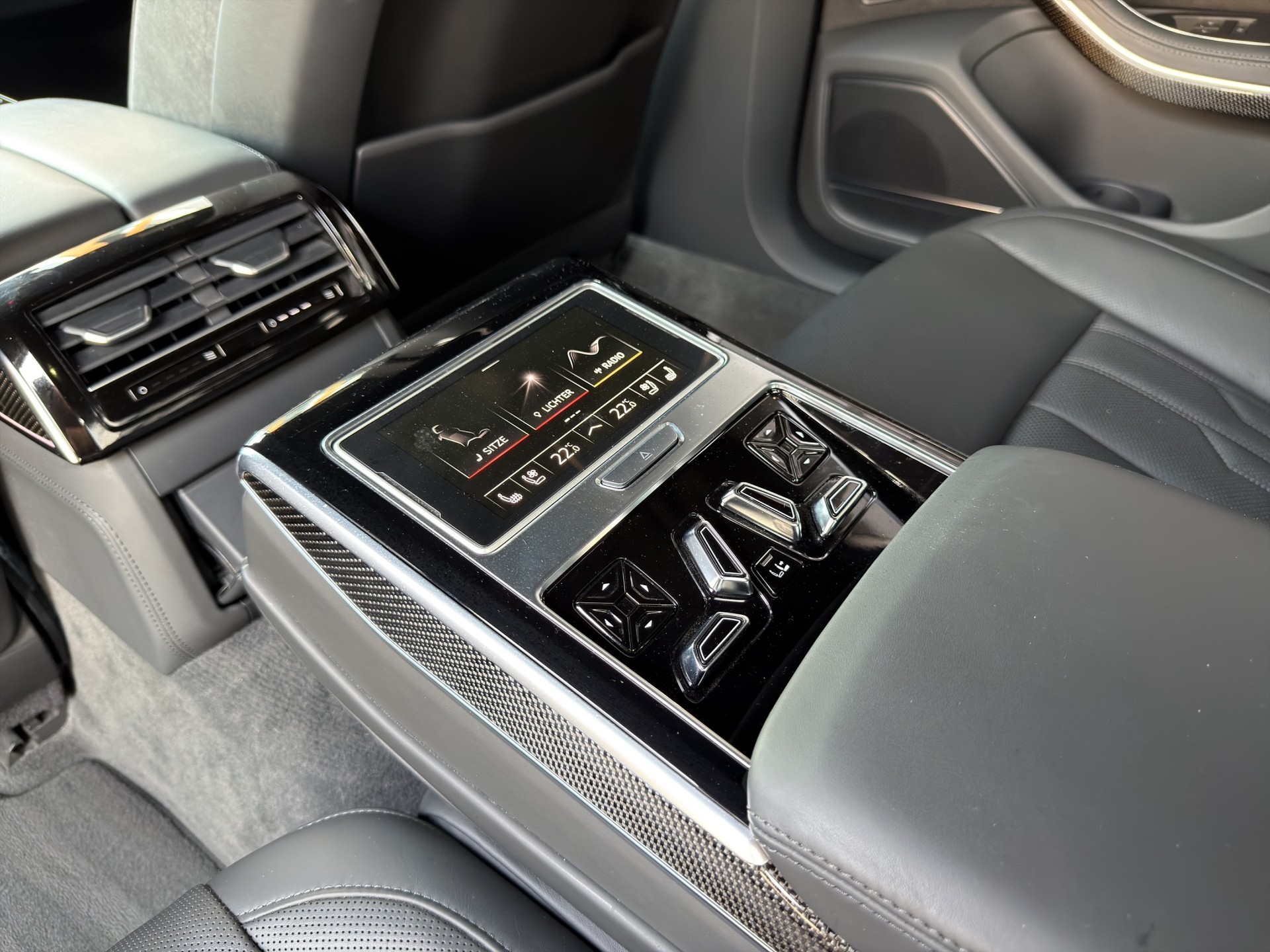AUDI S8 TFSI quattro tiptronic-image-20
