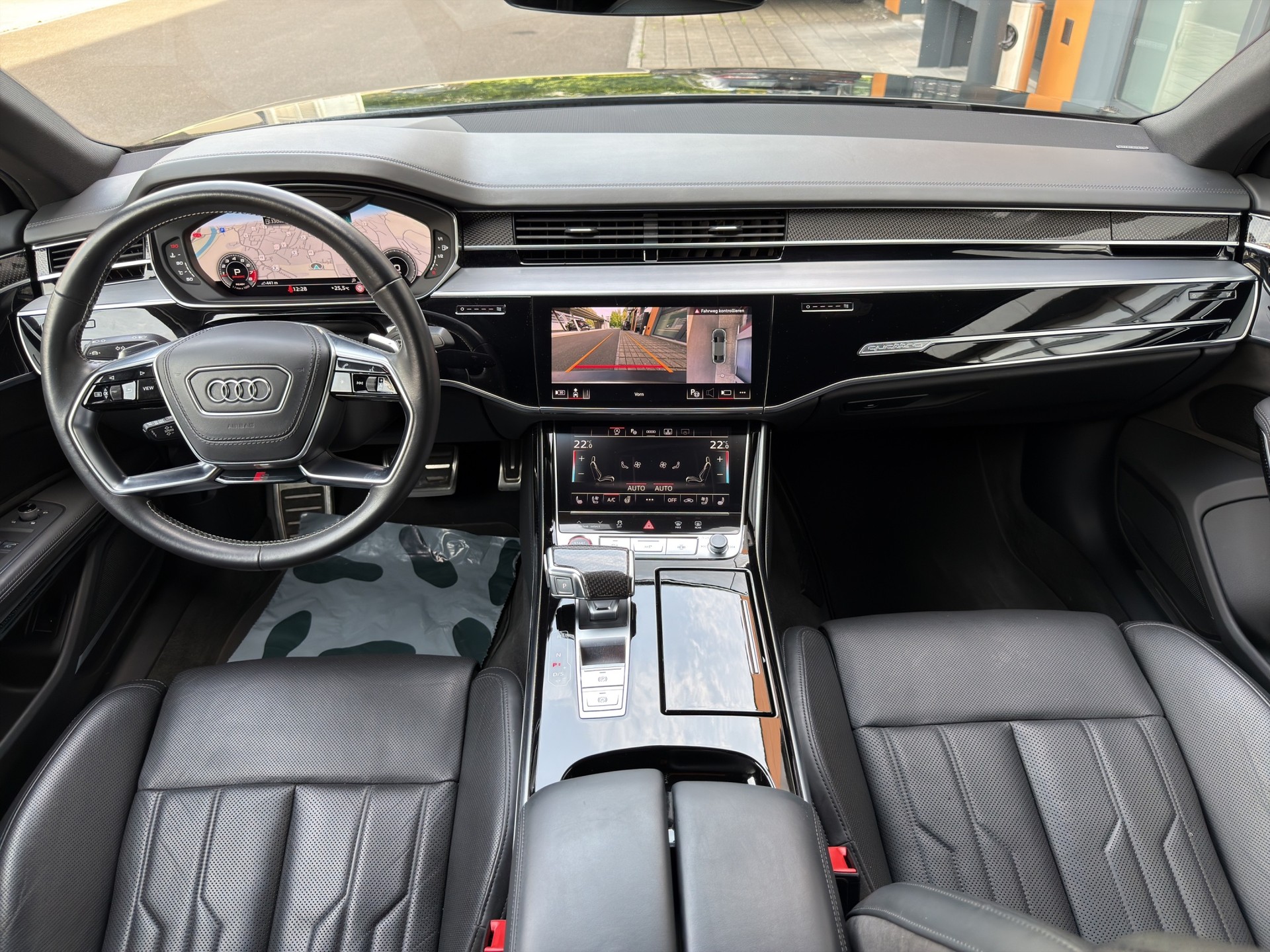 AUDI S8 TFSI quattro tiptronic-image-8