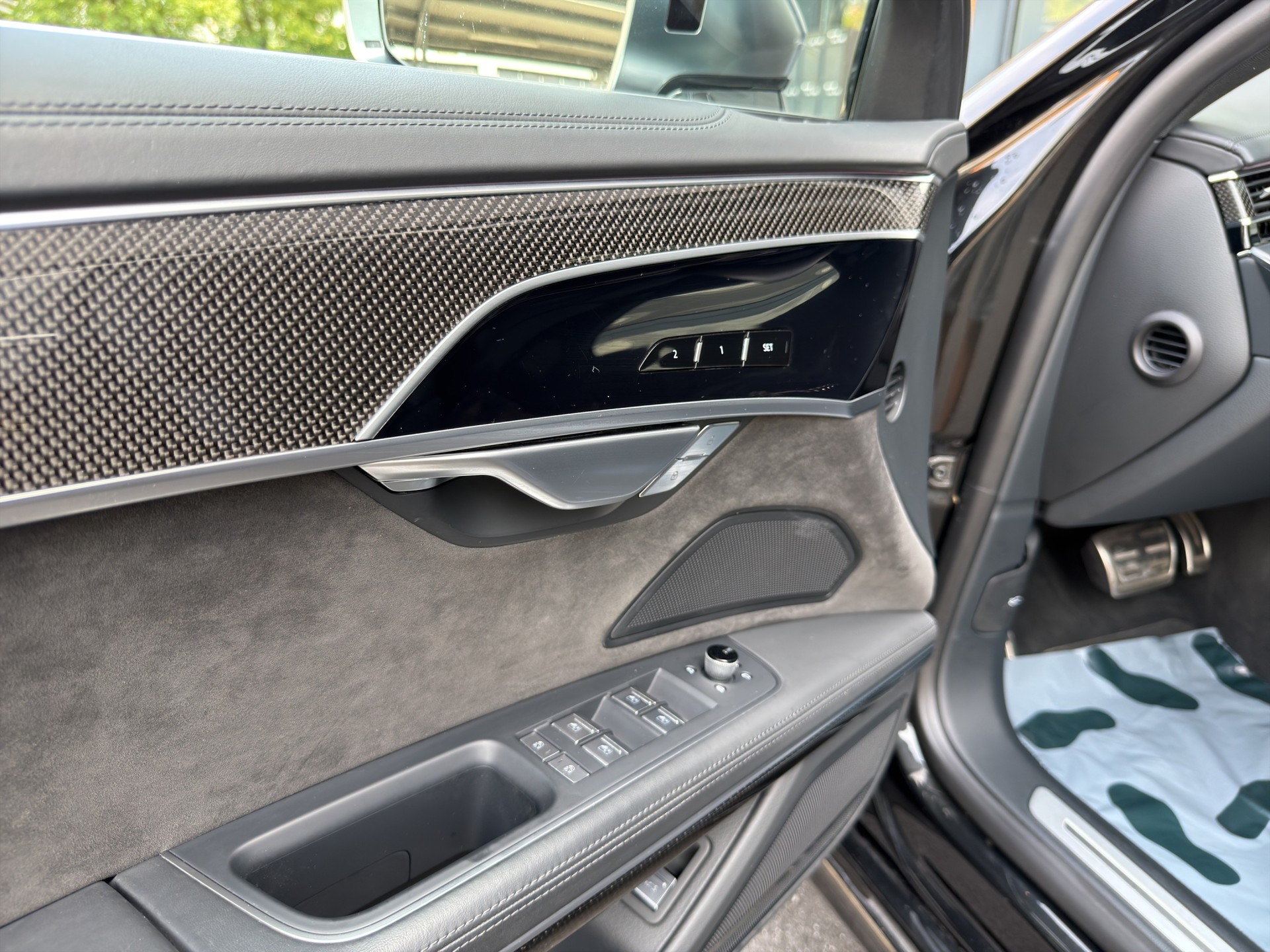 AUDI S8 TFSI quattro tiptronic-image-24