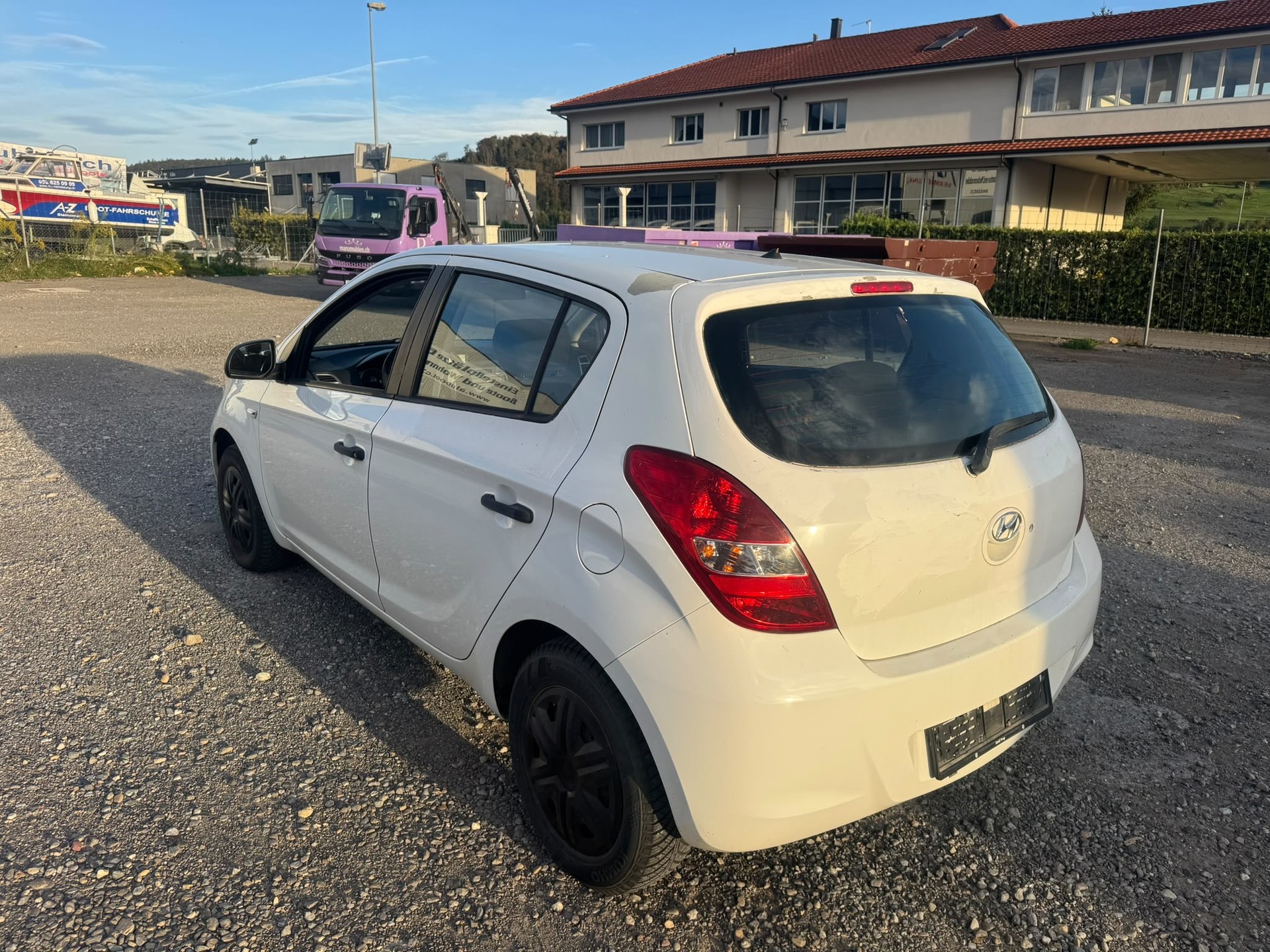HYUNDAI i20 1.4 Style-image-8