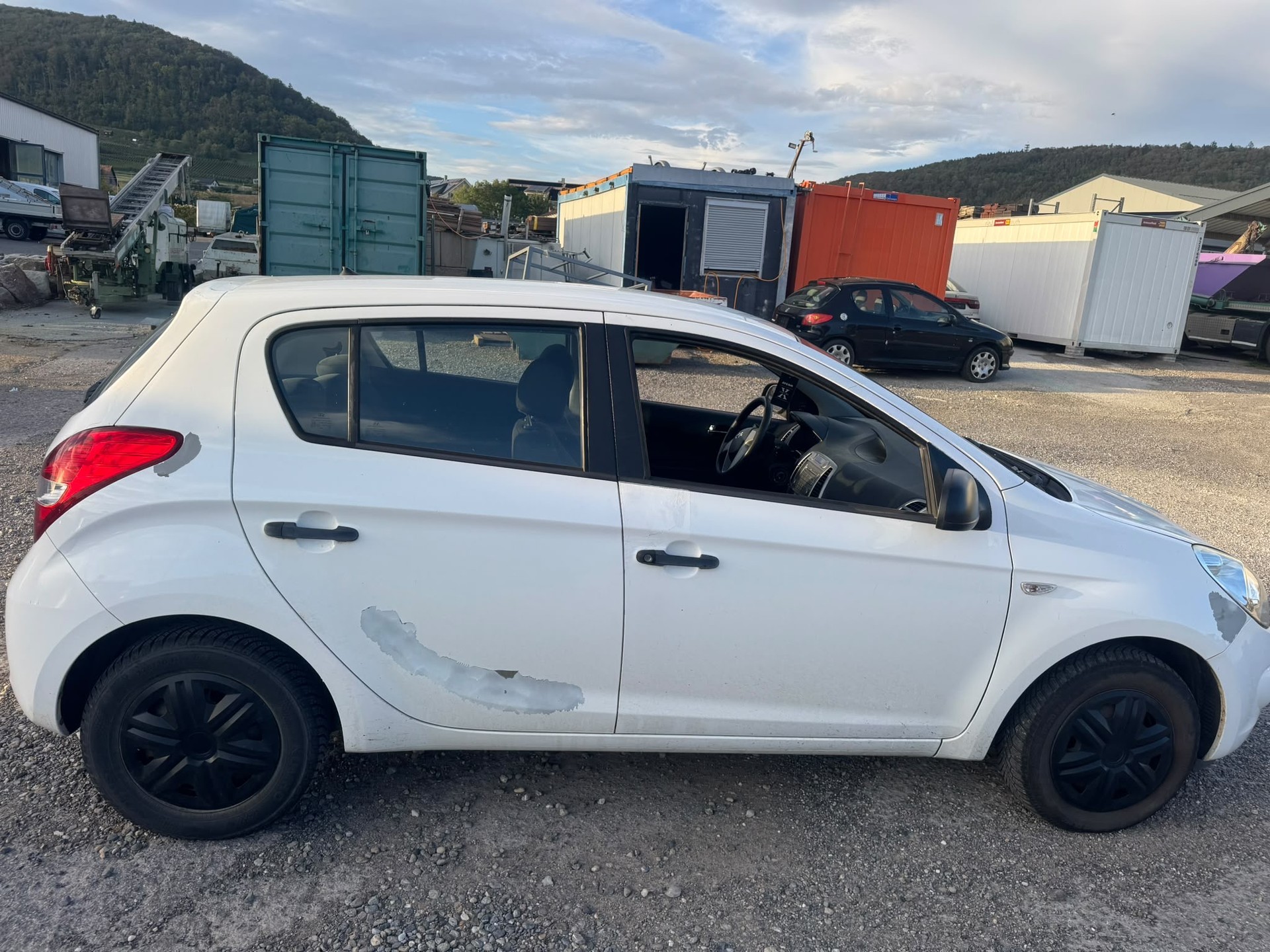 HYUNDAI i20 1.4 Style-image-3