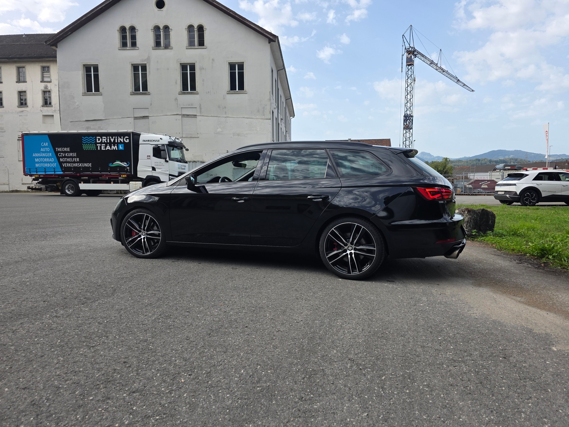 SEAT Leon ST 2.0 TSI Cupra 300 4 Drive DSG-image-10