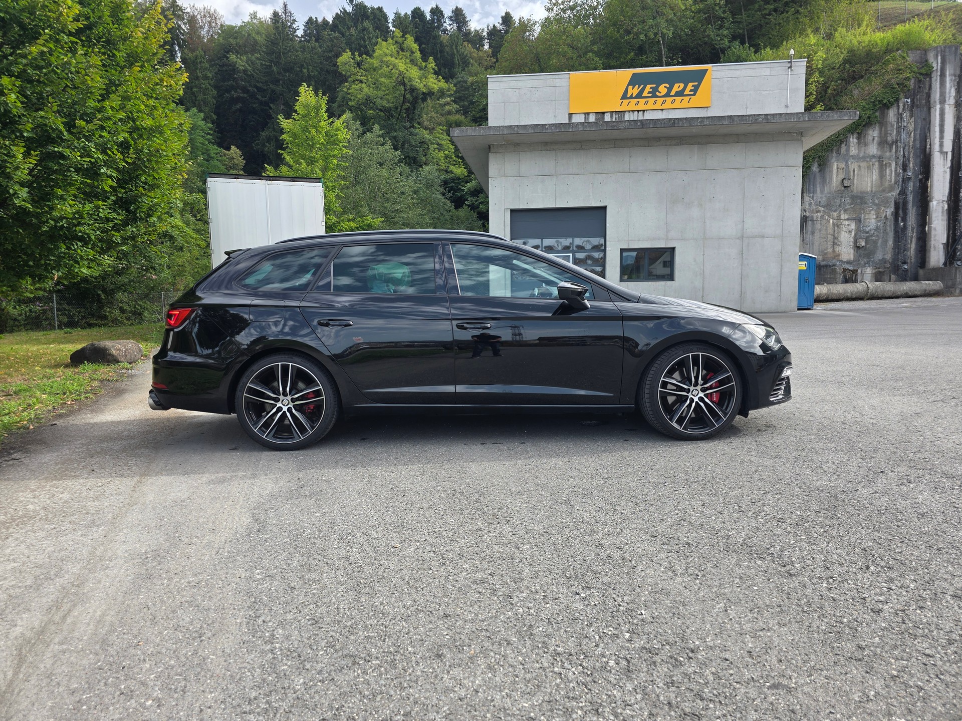 SEAT Leon ST 2.0 TSI Cupra 300 4 Drive DSG-image-8