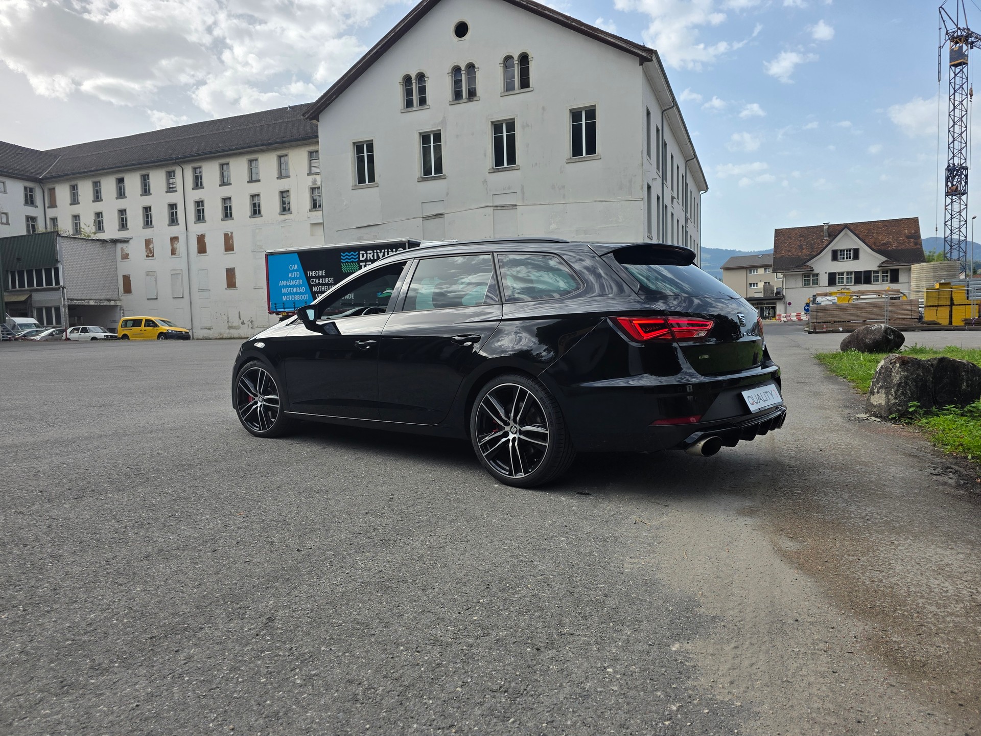 SEAT Leon ST 2.0 TSI Cupra 300 4 Drive DSG-image-12