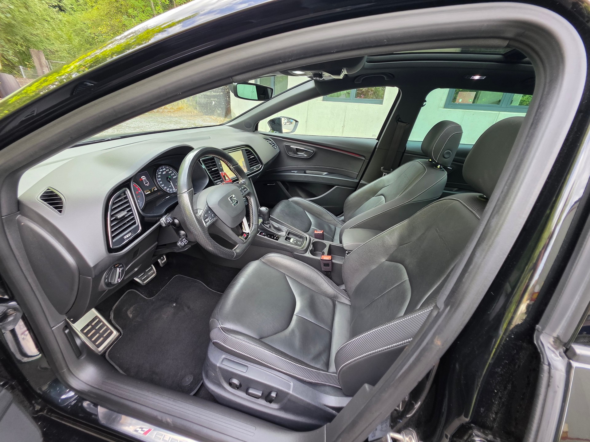SEAT Leon ST 2.0 TSI Cupra 300 4 Drive DSG-image-17