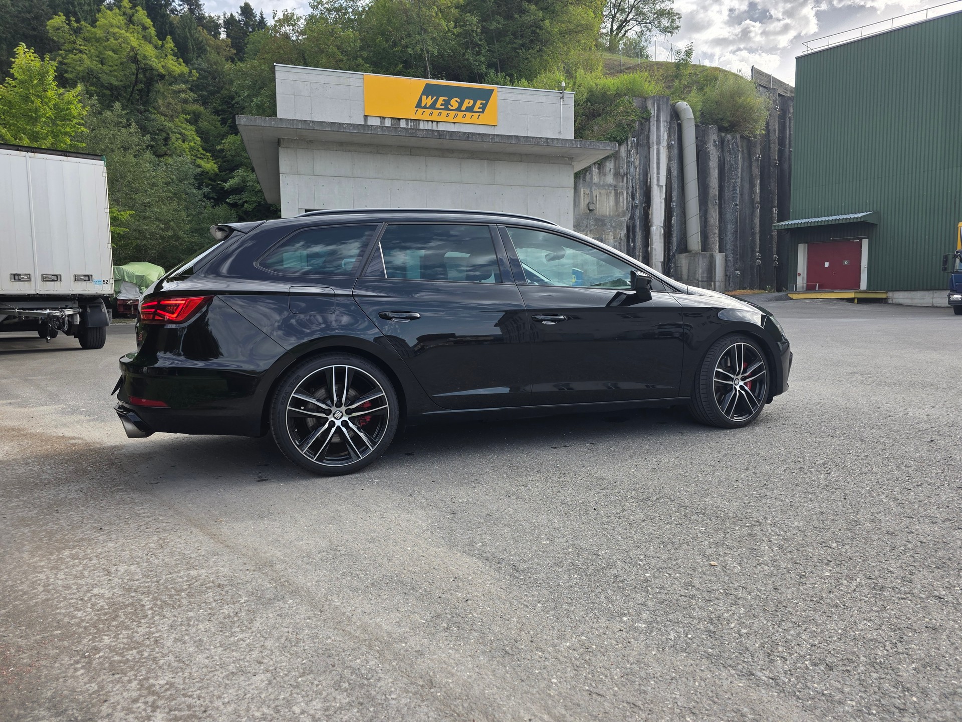 SEAT Leon ST 2.0 TSI Cupra 300 4 Drive DSG-image-11