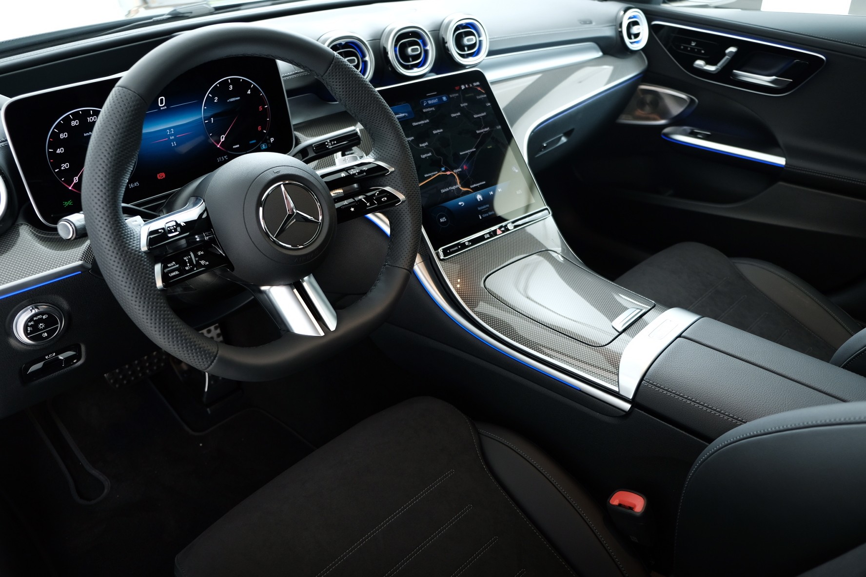 MERCEDES-BENZ C 220 d Swiss Star AMG Line 4matic S206-image-8