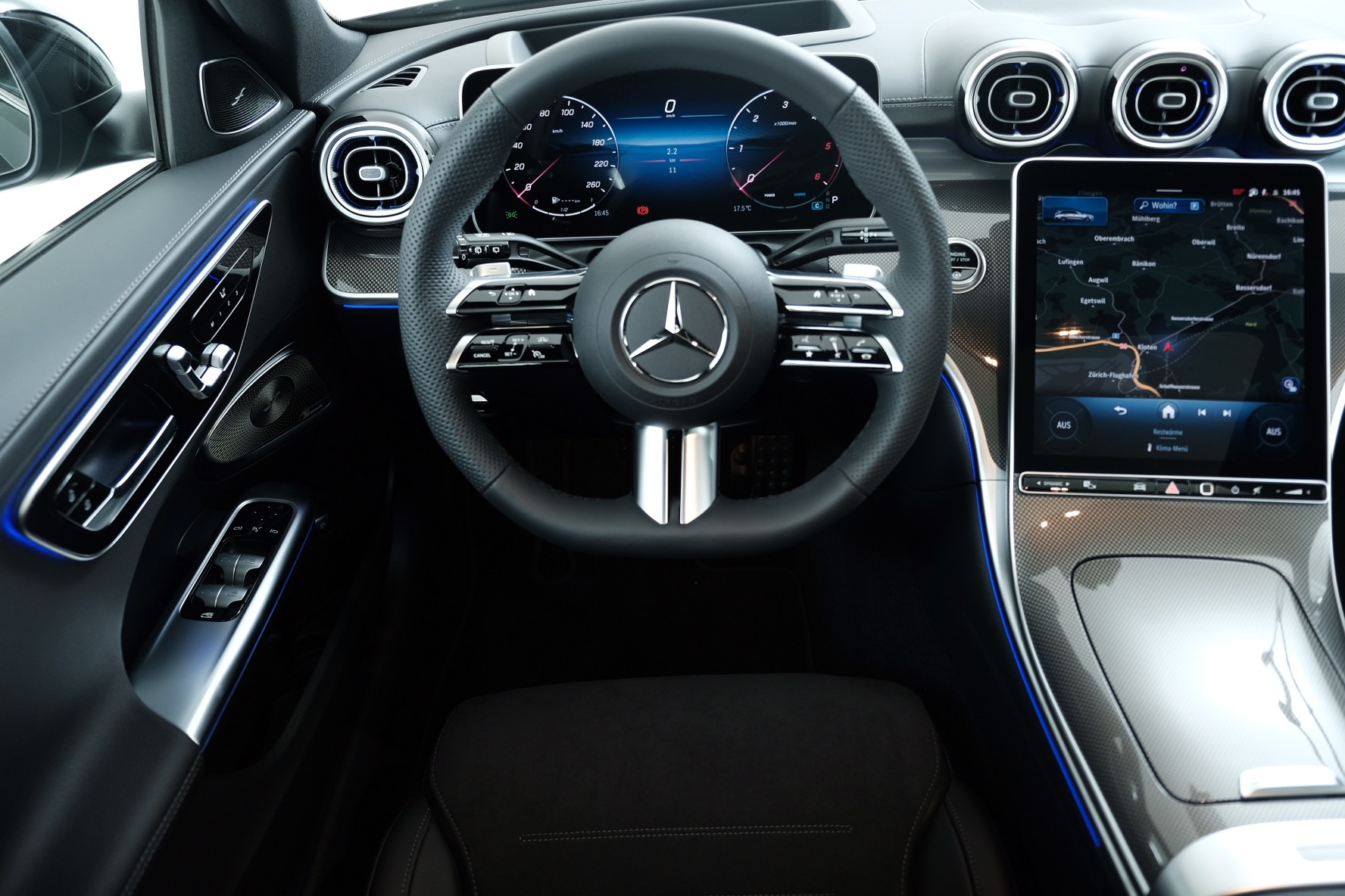 MERCEDES-BENZ C 220 d Swiss Star AMG Line 4matic S206-image-6
