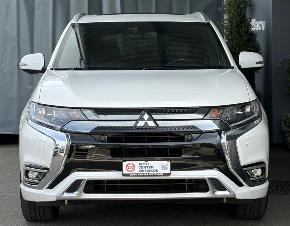 MITSUBISHI Outlander 2.4 PHEV Diamond 4WD Automatic-image-0