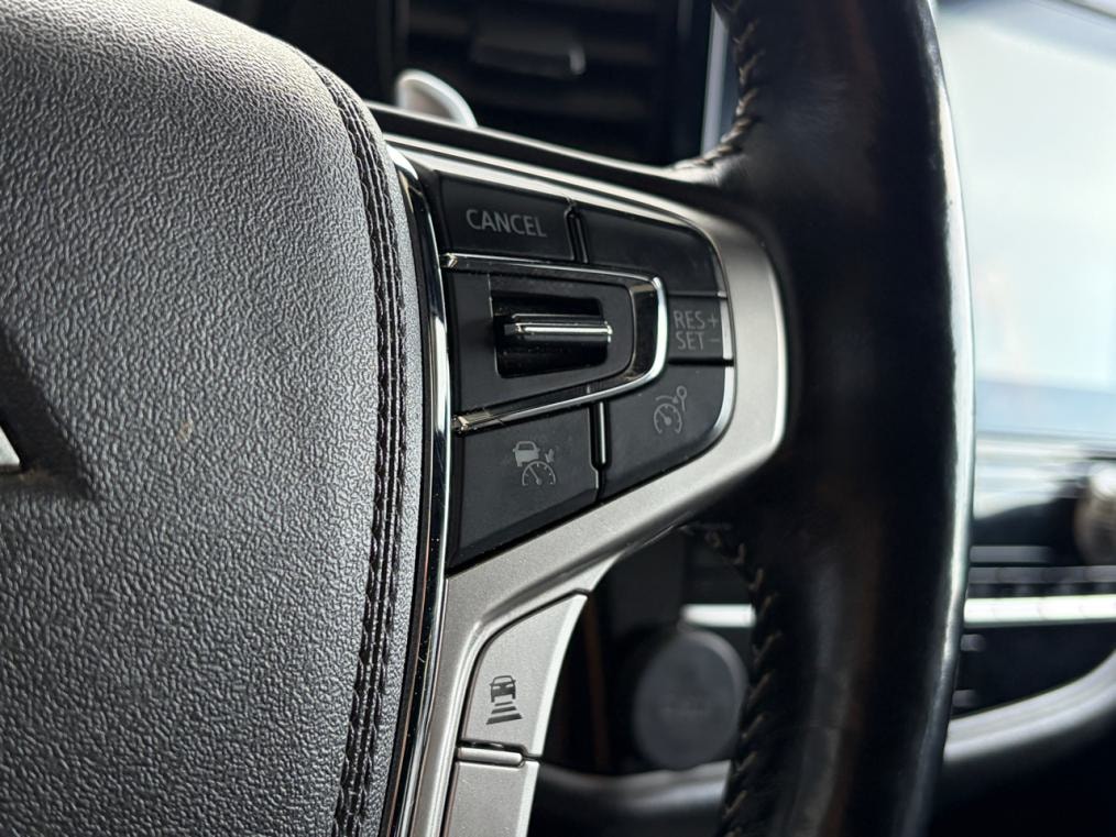 MITSUBISHI Outlander 2.4 PHEV Diamond 4WD Automatic-image-7