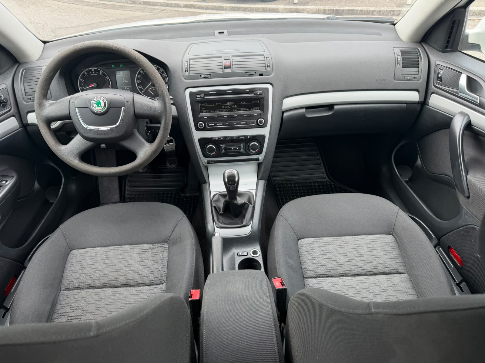 SKODA Octavia Combi 1.8 TSI Stöckli 4x4-image-4