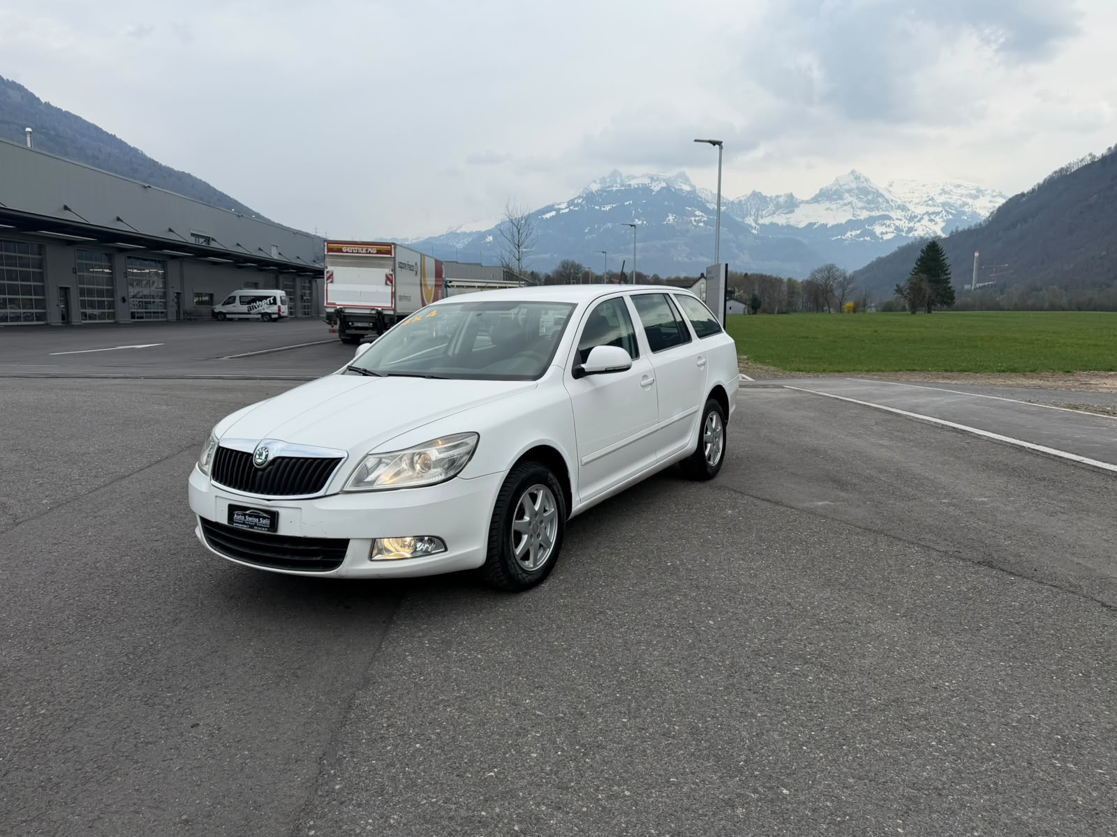 SKODA Octavia Combi 1.8 TSI Stöckli 4x4-image-1