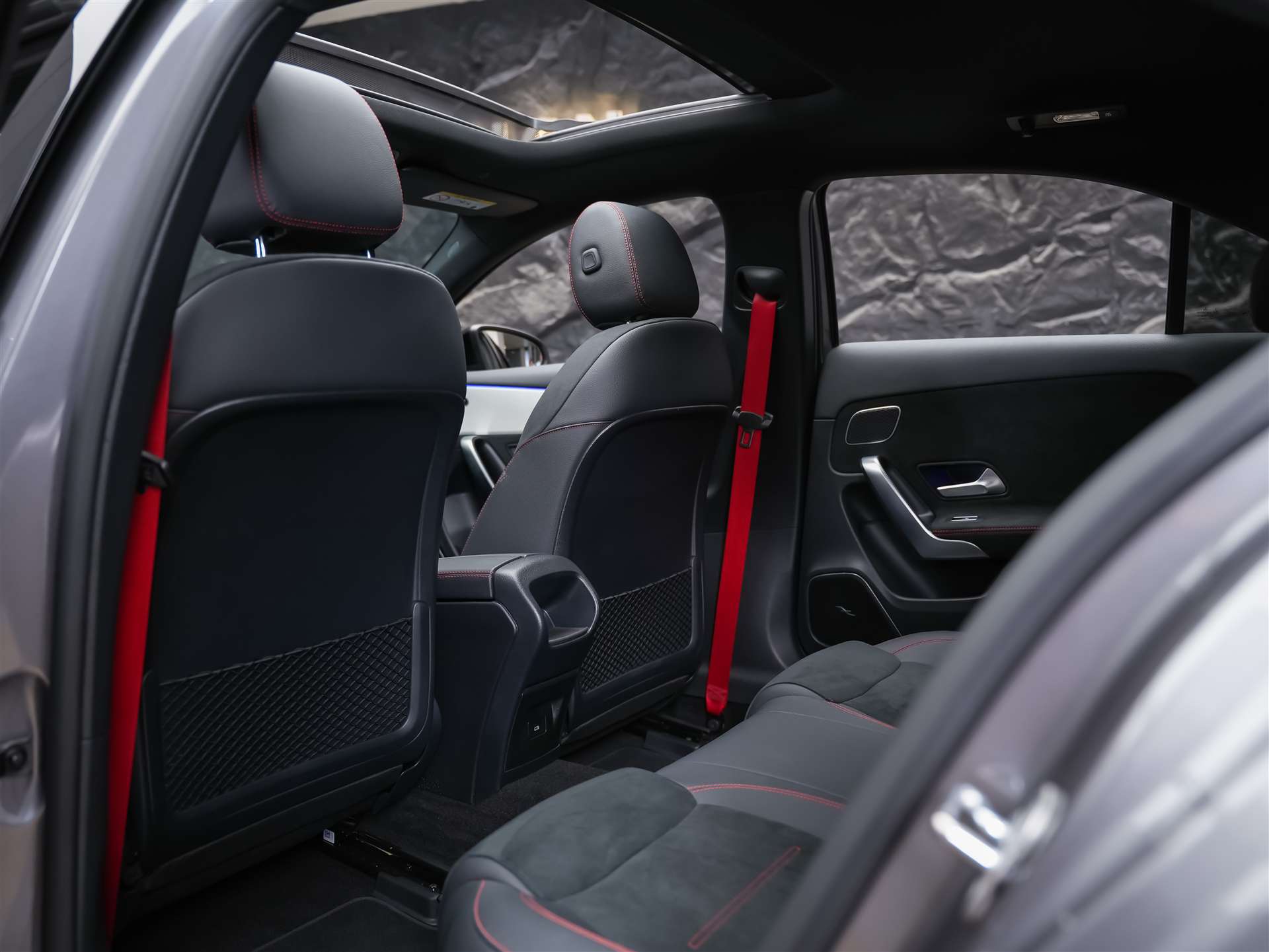 MERCEDES-BENZ A35 AMG 4Matic+ 8G-DCT *Panorama*Burmester*Abstandsregler*-image-11