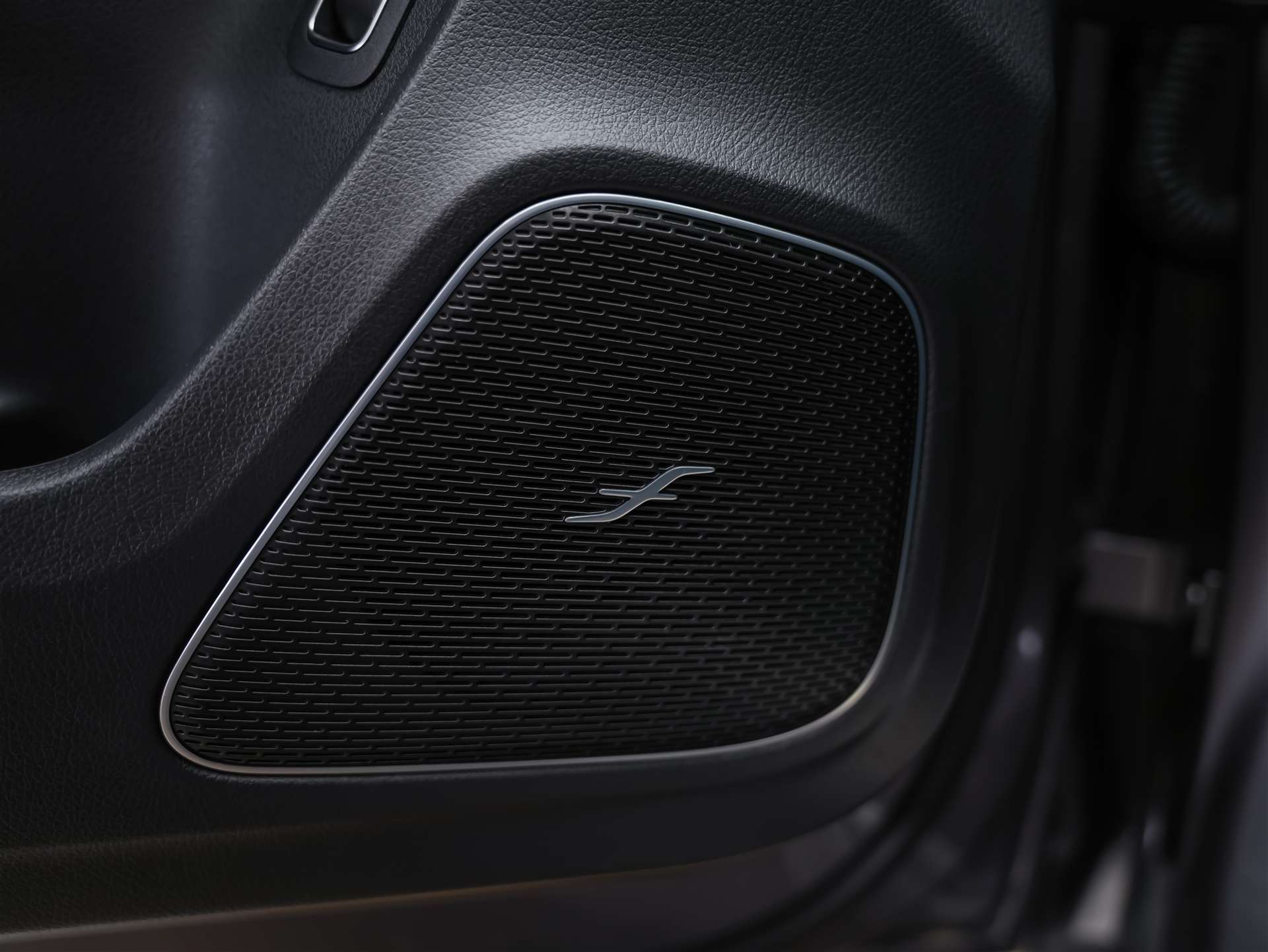 MERCEDES-BENZ A35 AMG 4Matic+ 8G-DCT *Panorama*Burmester*Abstandsregler*-image-26