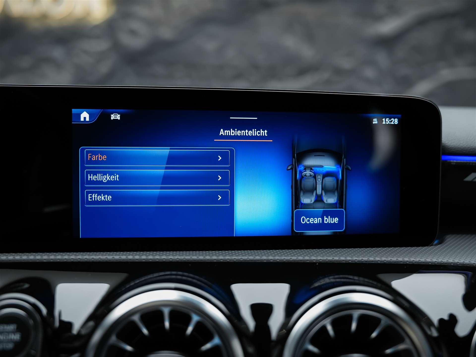 MERCEDES-BENZ A35 AMG 4Matic+ 8G-DCT *Panorama*Burmester*Abstandsregler*-image-31