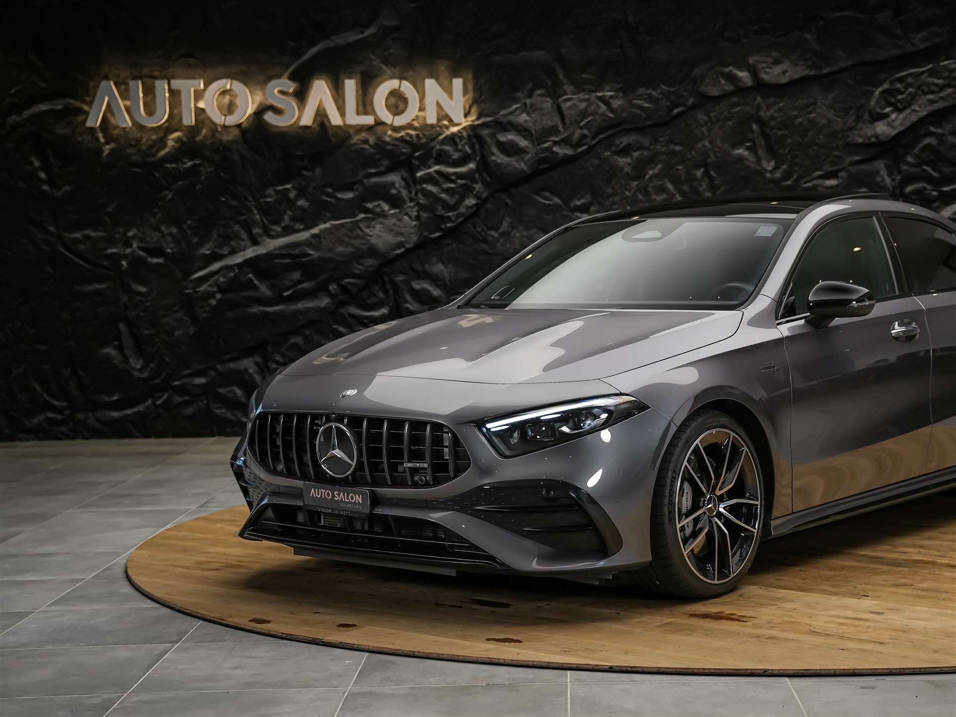 MERCEDES-BENZ A35 AMG 4Matic+ 8G-DCT *Panorama*Burmester*Abstandsregler*-image-15