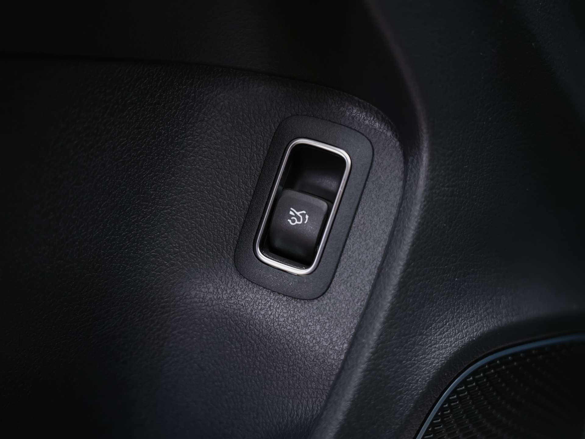 MERCEDES-BENZ A35 AMG 4Matic+ 8G-DCT *Panorama*Burmester*Abstandsregler*-image-26
