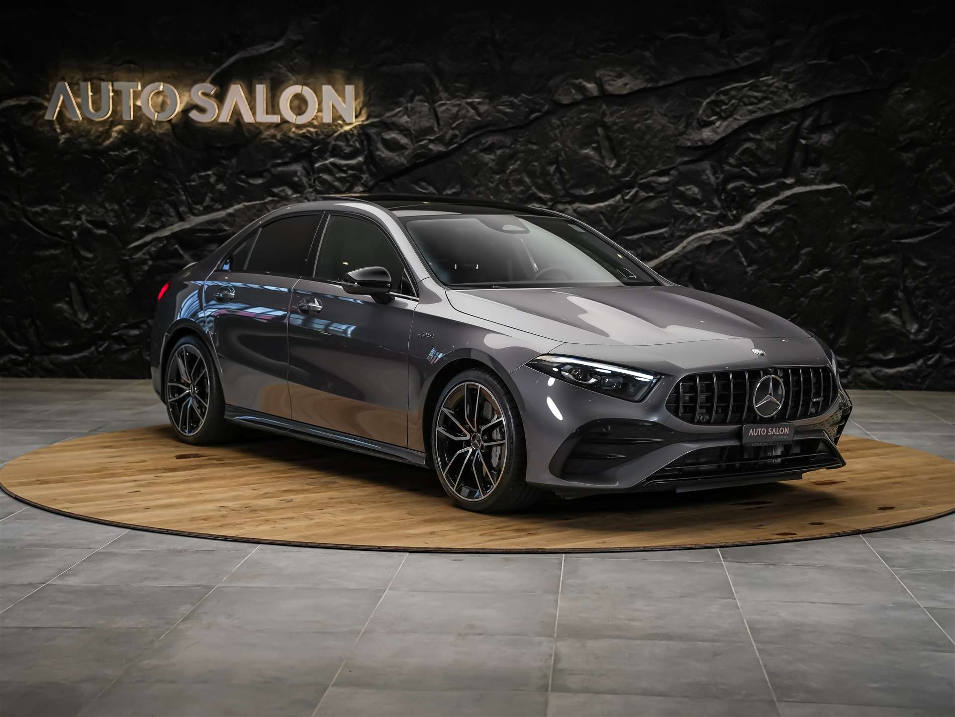 MERCEDES-BENZ A35 AMG 4Matic+ 8G-DCT *Panorama*Burmester*Abstandsregler*-image-6