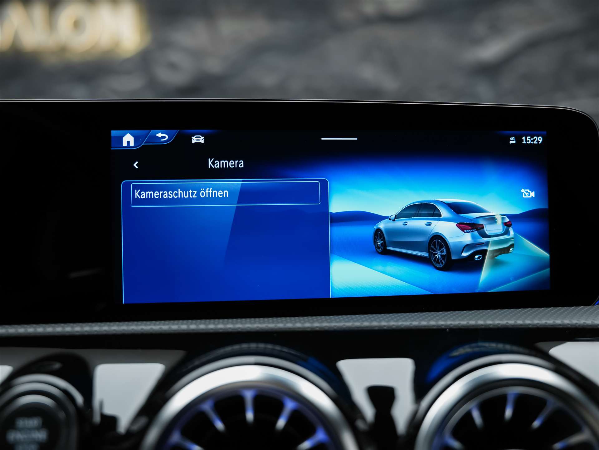 MERCEDES-BENZ A35 AMG 4Matic+ 8G-DCT *Panorama*Burmester*Abstandsregler*-image-37