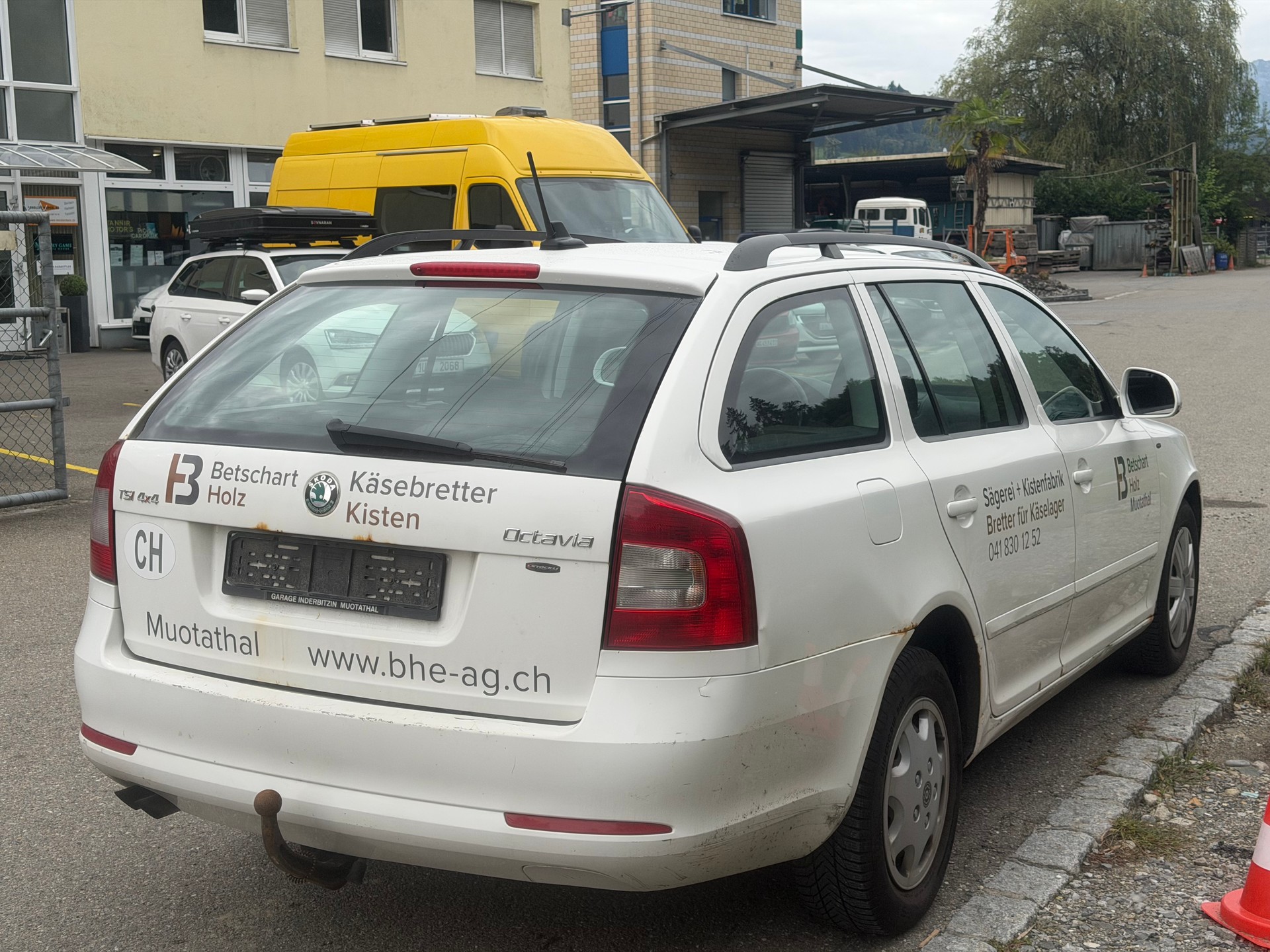 SKODA Octavia Combi 1.8 TSI Laurin & Klement 4x4-image-6