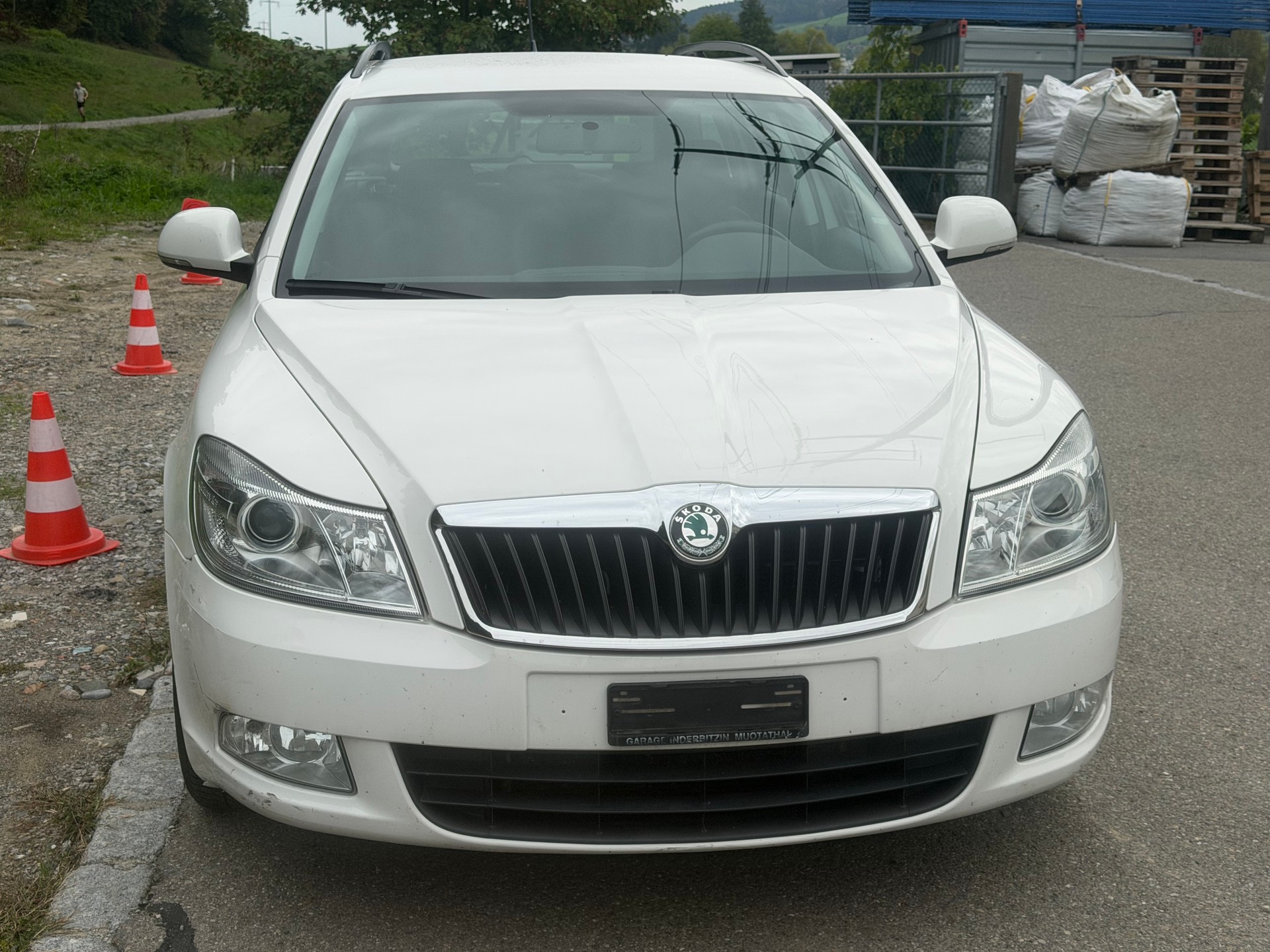 SKODA Octavia Combi 1.8 TSI Laurin & Klement 4x4-image-2